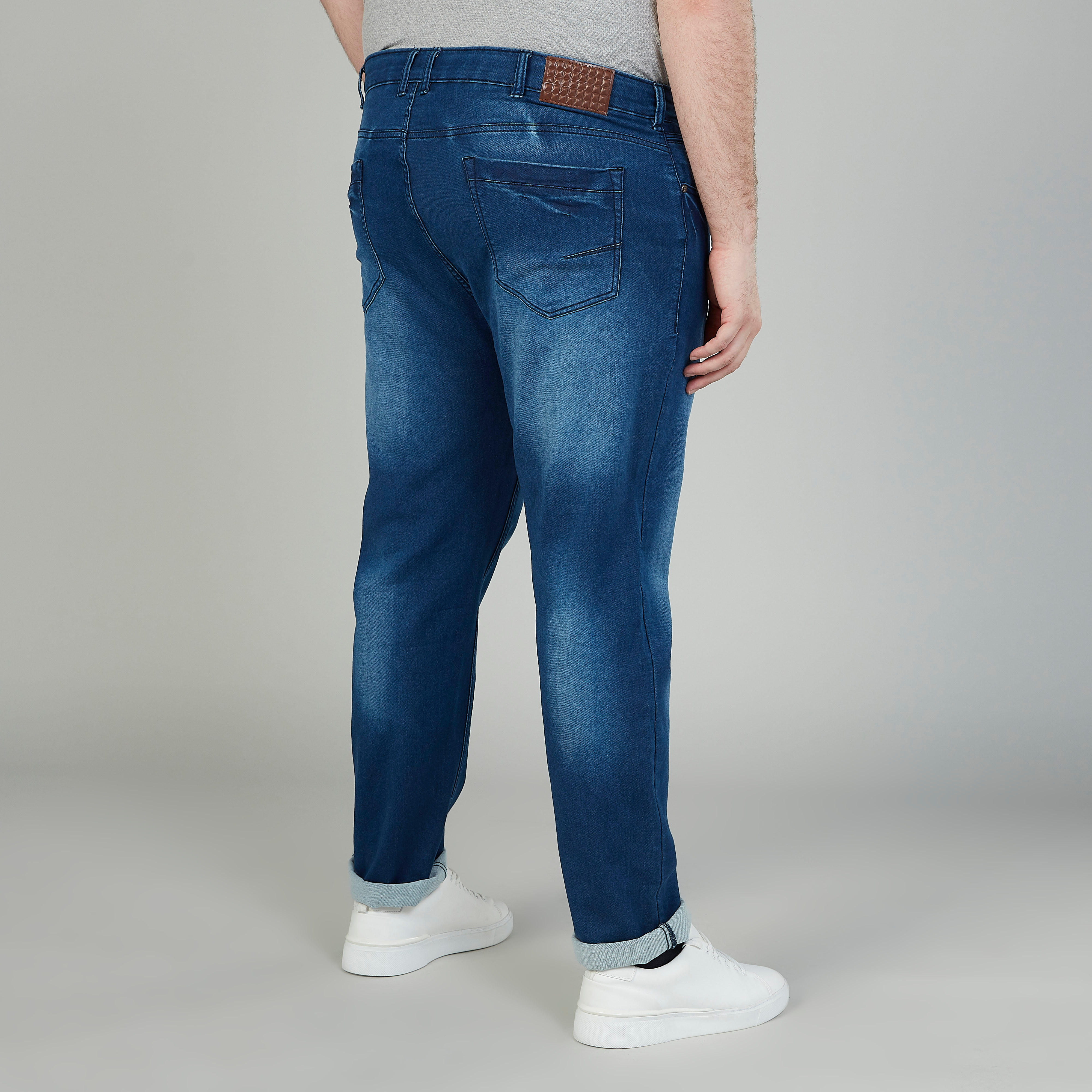 بنطلون جينز سادة بتفاصيل جيوب وعراوي حزام-men-clothing-bottoms-jeans-image-4