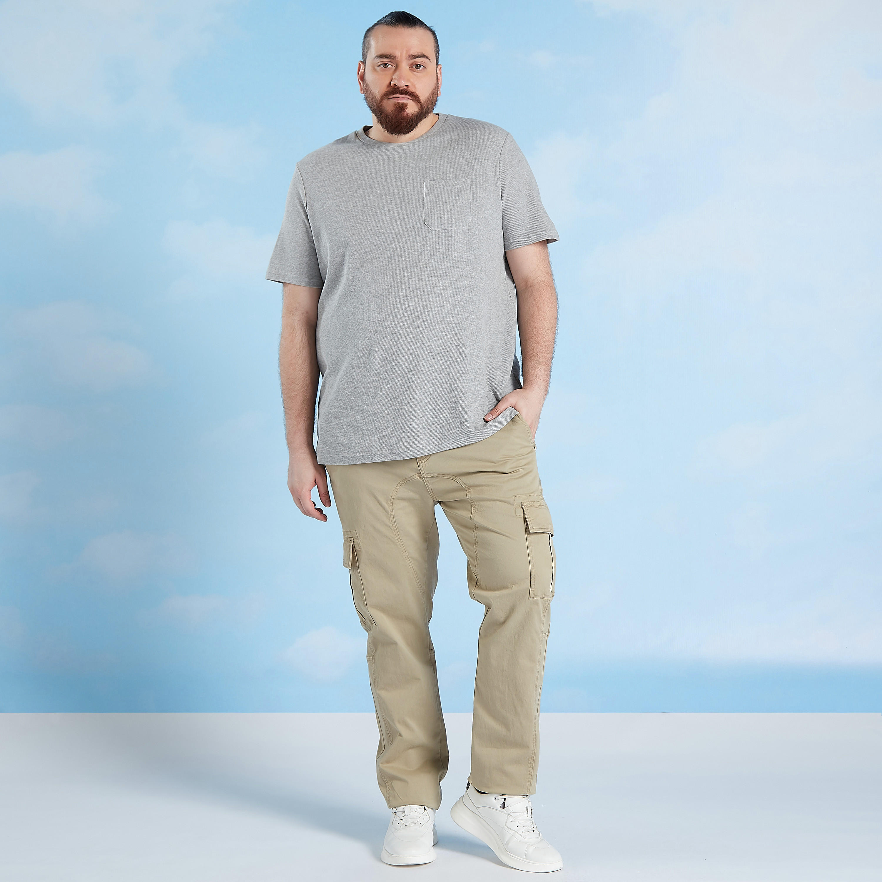 بنطلون كارجو سادة بجيوب وزر إغلاق-men-clothing-bottoms-trousersandchinos-trousers-image-3