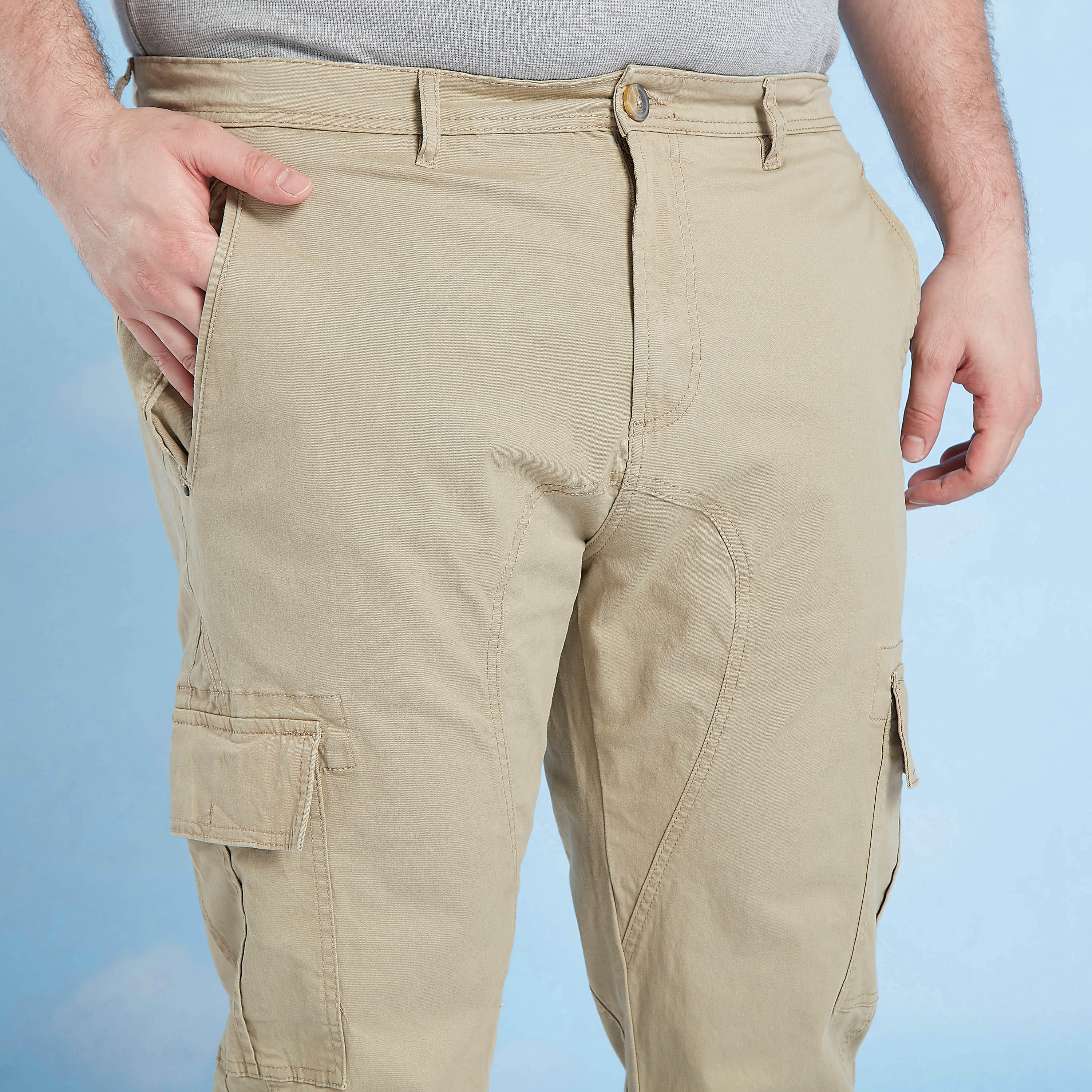 بنطلون كارجو سادة بجيوب وزر إغلاق-men-clothing-bottoms-trousersandchinos-trousers-image-2