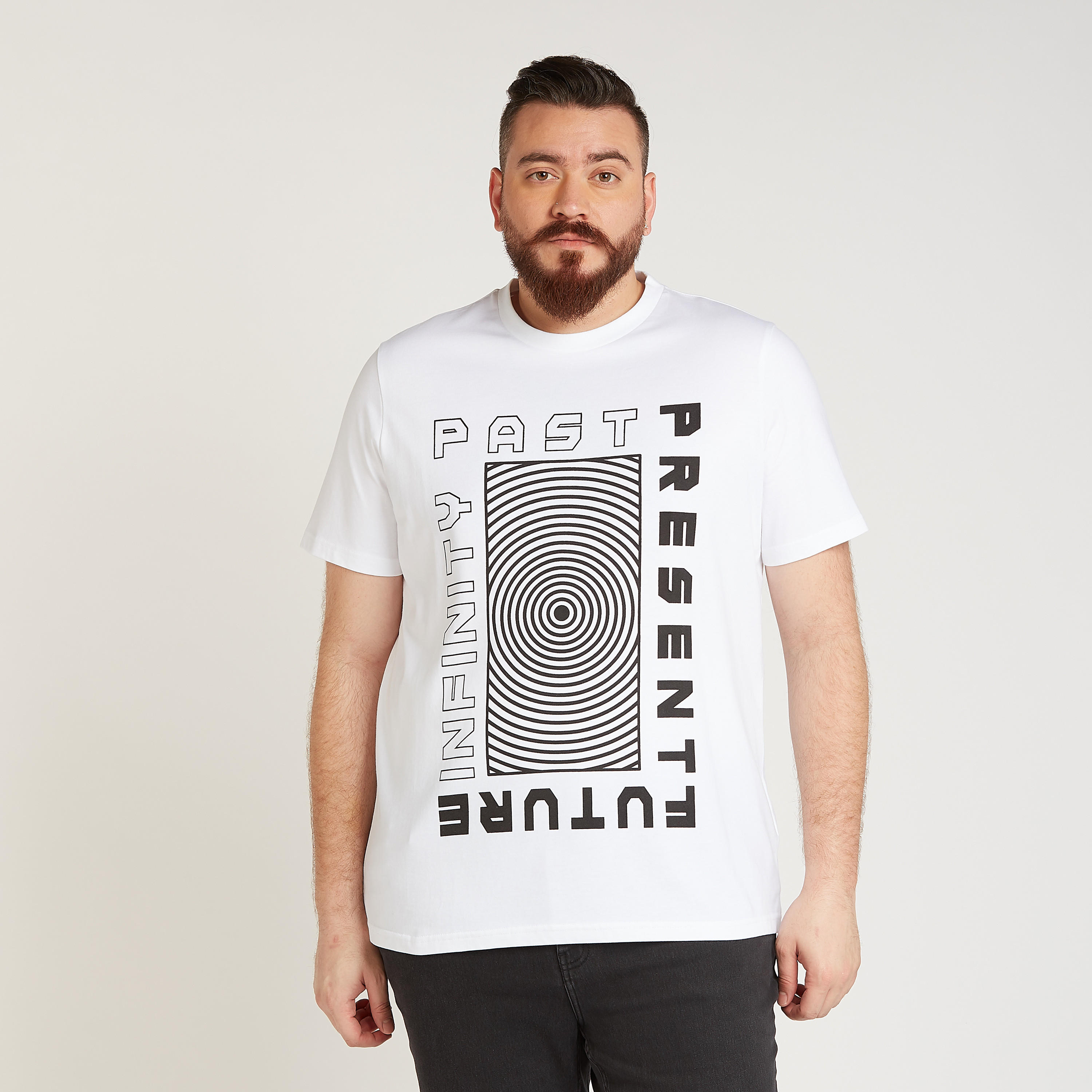 تيشيرت  بياقة ضيّقة وأكمام قصيرة وطبعات-men-clothing-tshirtsandpolos-tshirts-image-1