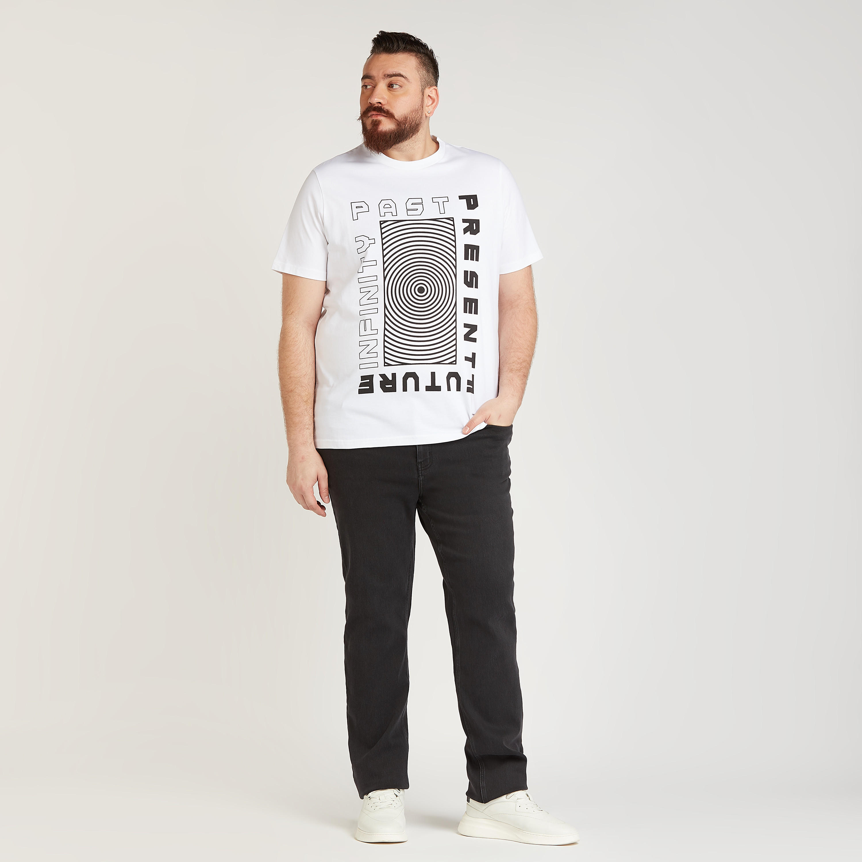 تيشيرت  بياقة ضيّقة وأكمام قصيرة وطبعات-men-clothing-tshirtsandpolos-tshirts-image-2
