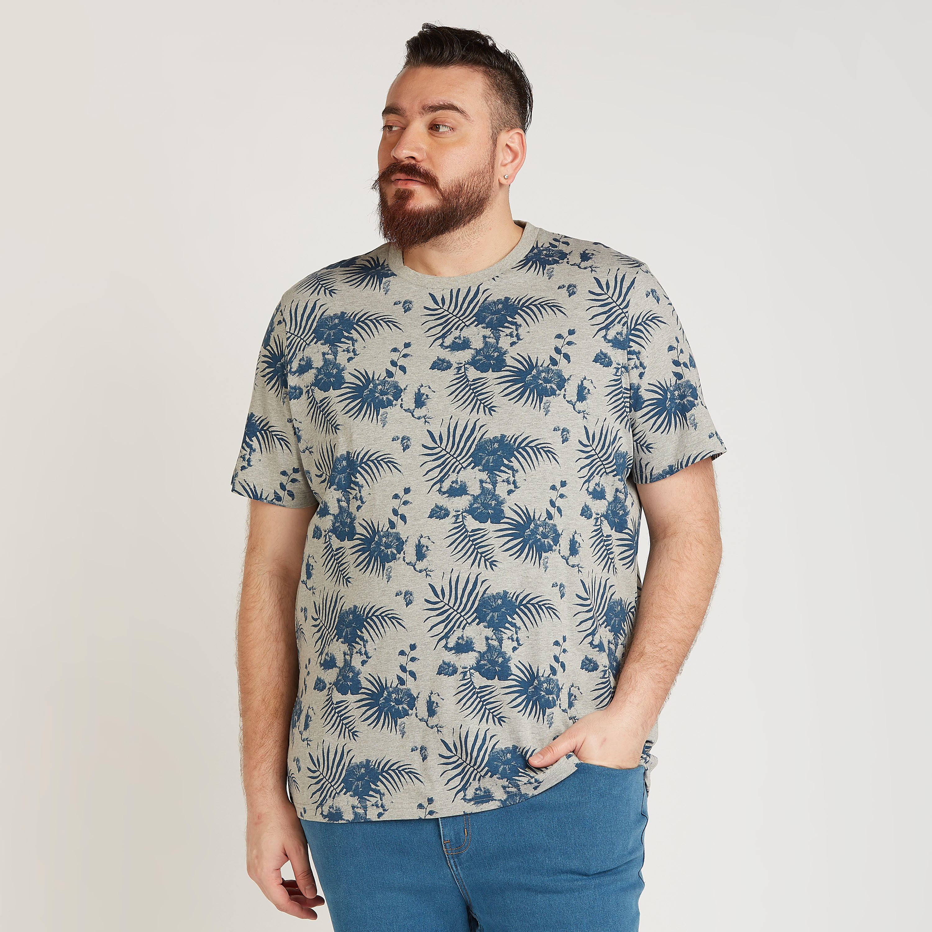 تيشيرت  بياقة ضيّقة وأكمام قصيرة وطبعات-men-clothing-tshirtsandpolos-tshirts-image-1