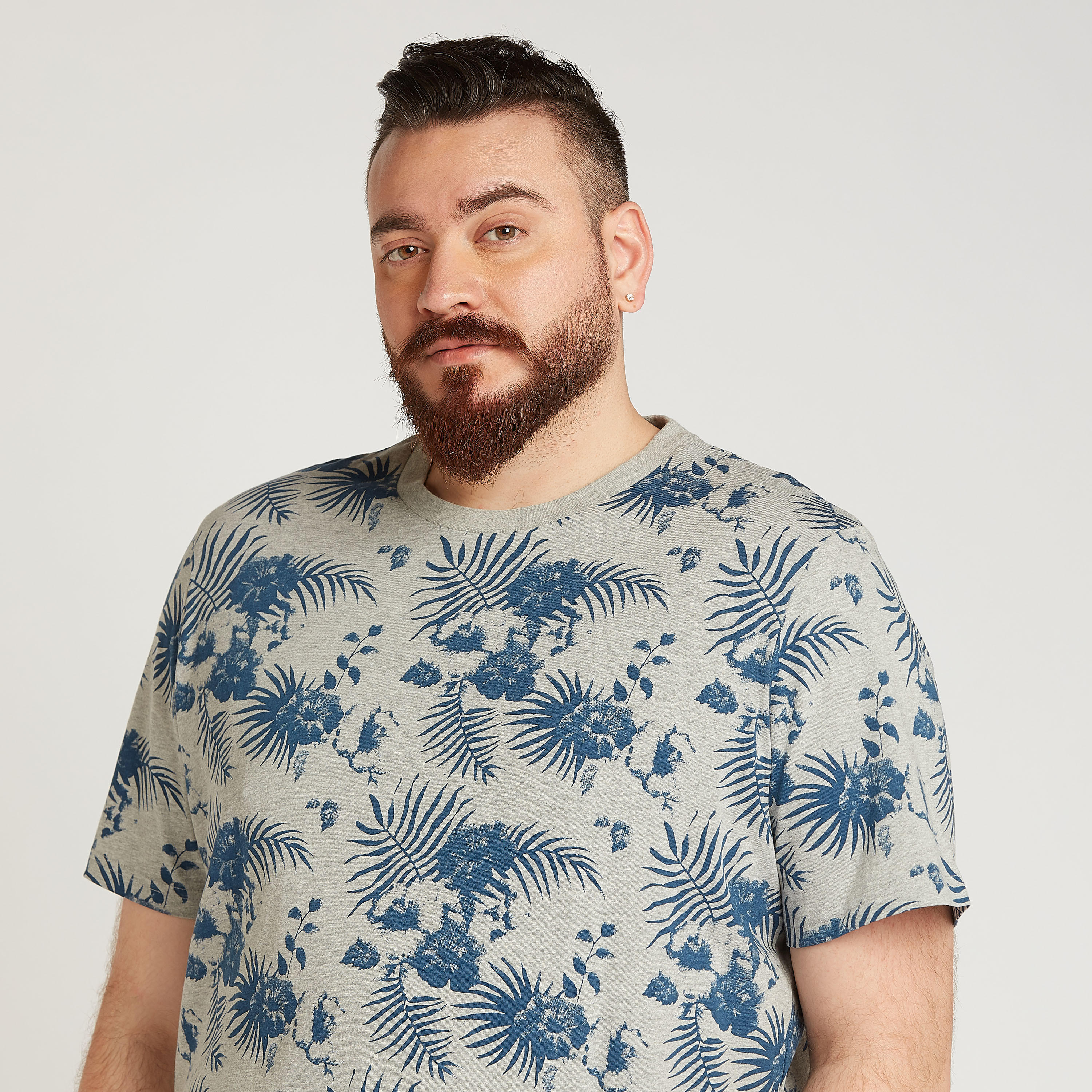 تيشيرت  بياقة ضيّقة وأكمام قصيرة وطبعات-men-clothing-tshirtsandpolos-tshirts-image-3