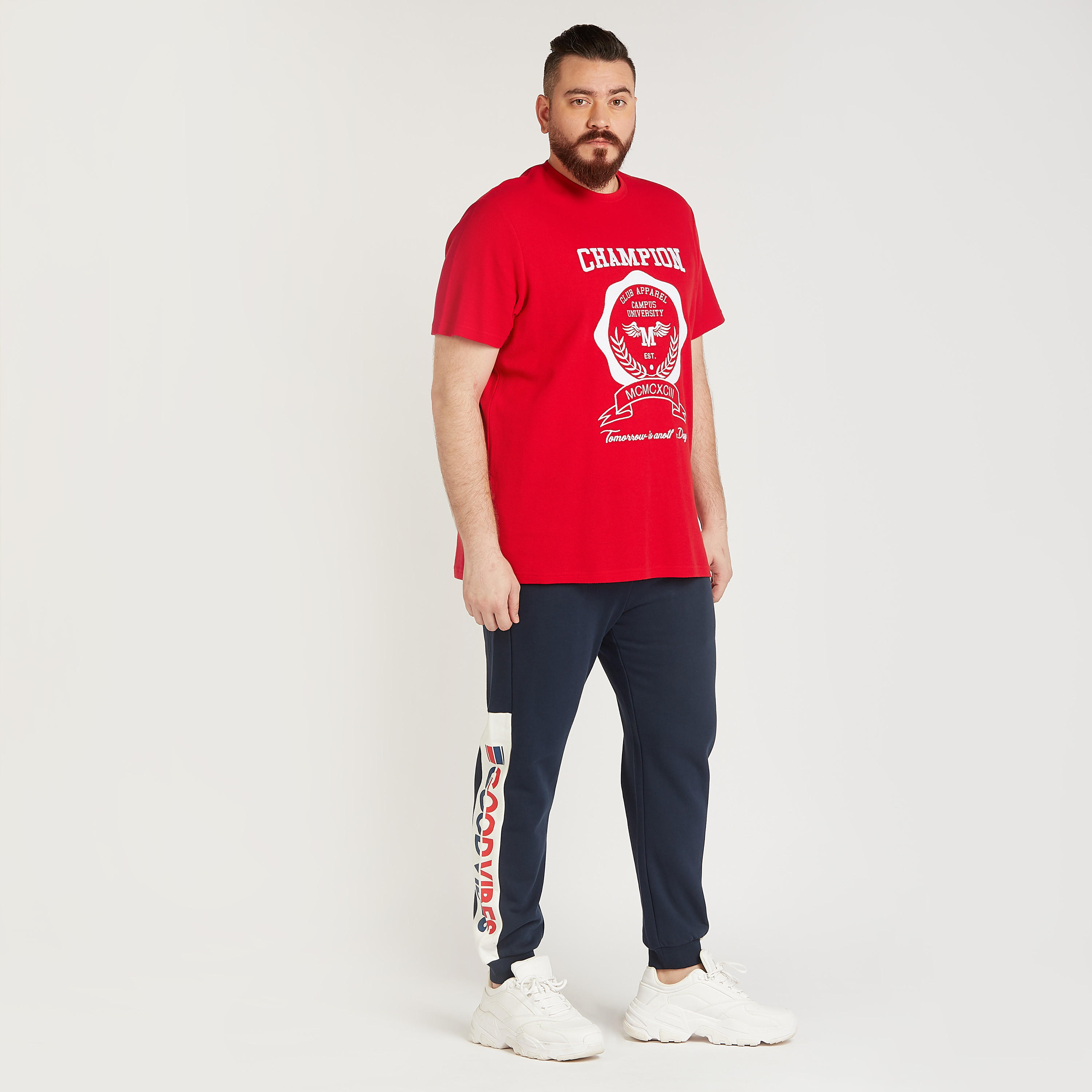 بنطلون رياضي طويل سادة بخصر متوسّط الارتفاع ورباط إغلاق وجيوب-men-clothing-bottoms-joggers-image-4