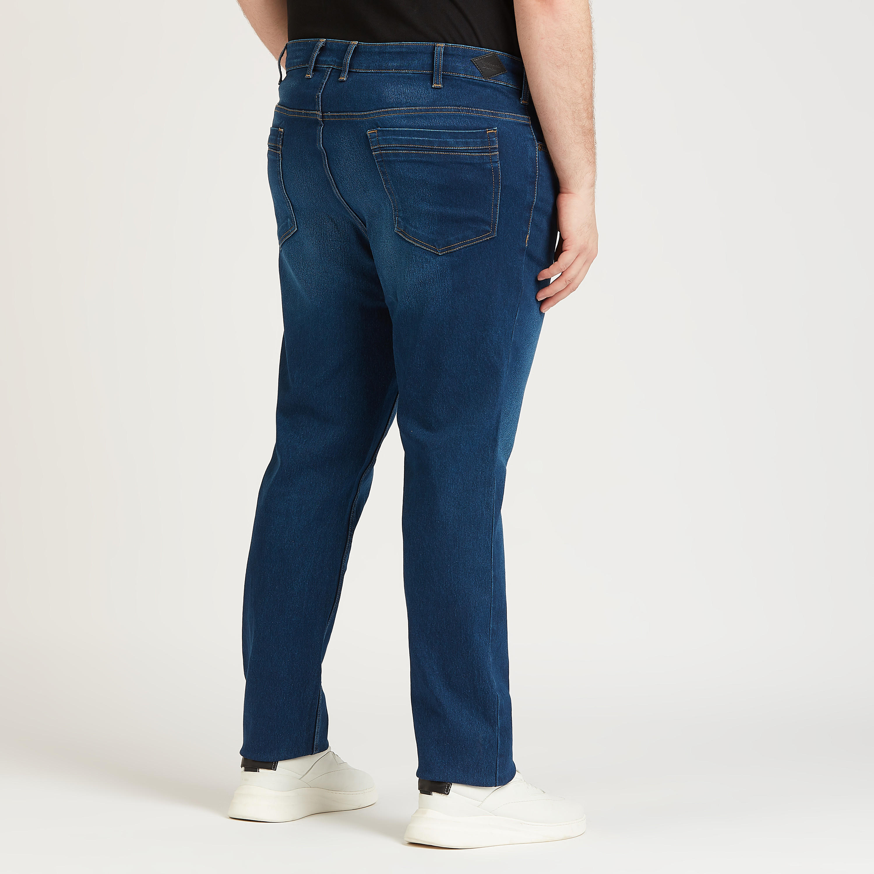 بنطلون جينز سادة طويل بخصر متوسط الارتفاع وجيوب وعراوي-men-clothing-bottoms-jeans-image-1