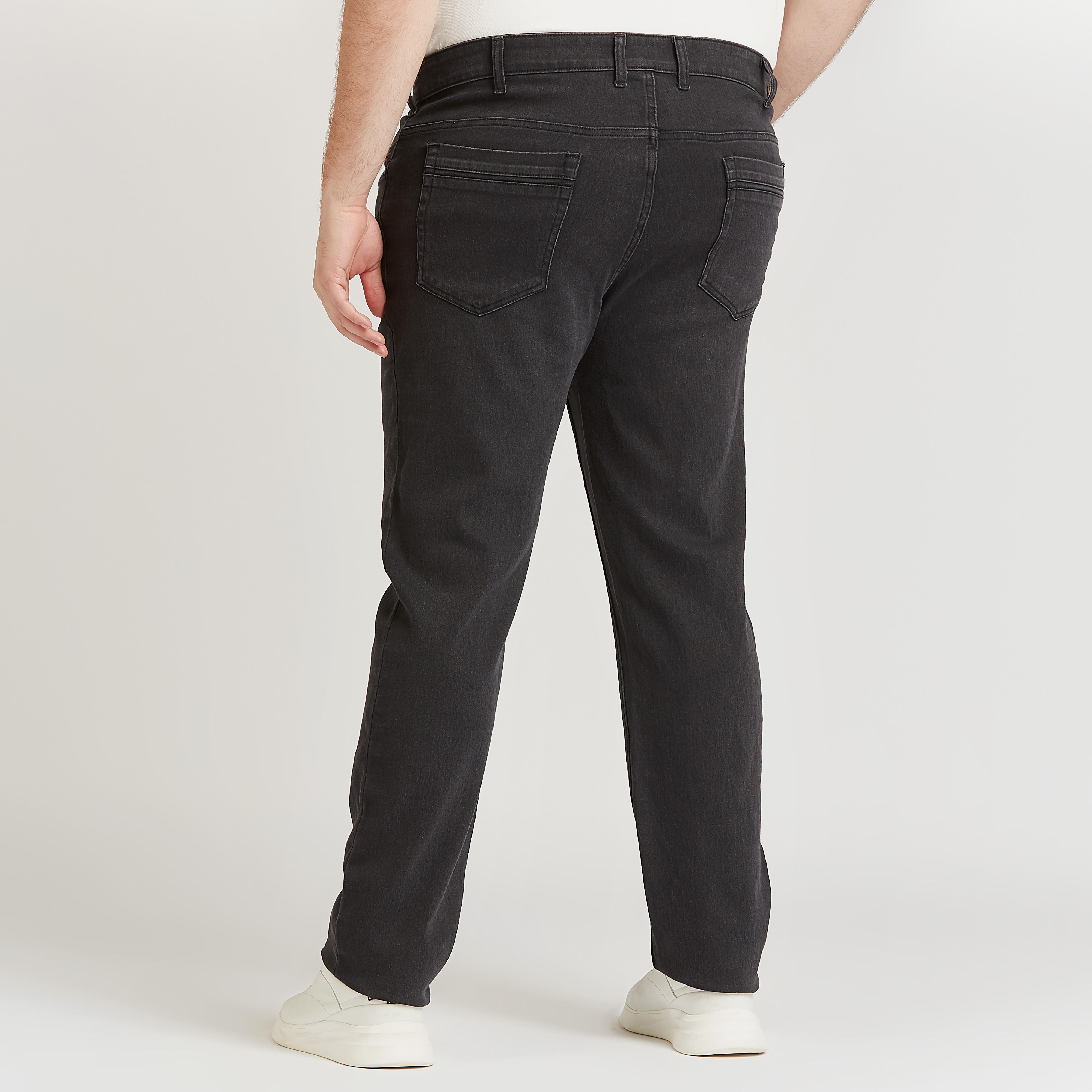 بنطلون جينز سادة بخصر متوسط الارتفاع وجيوب وعراوي-men-clothing-bottoms-jeans-image-4
