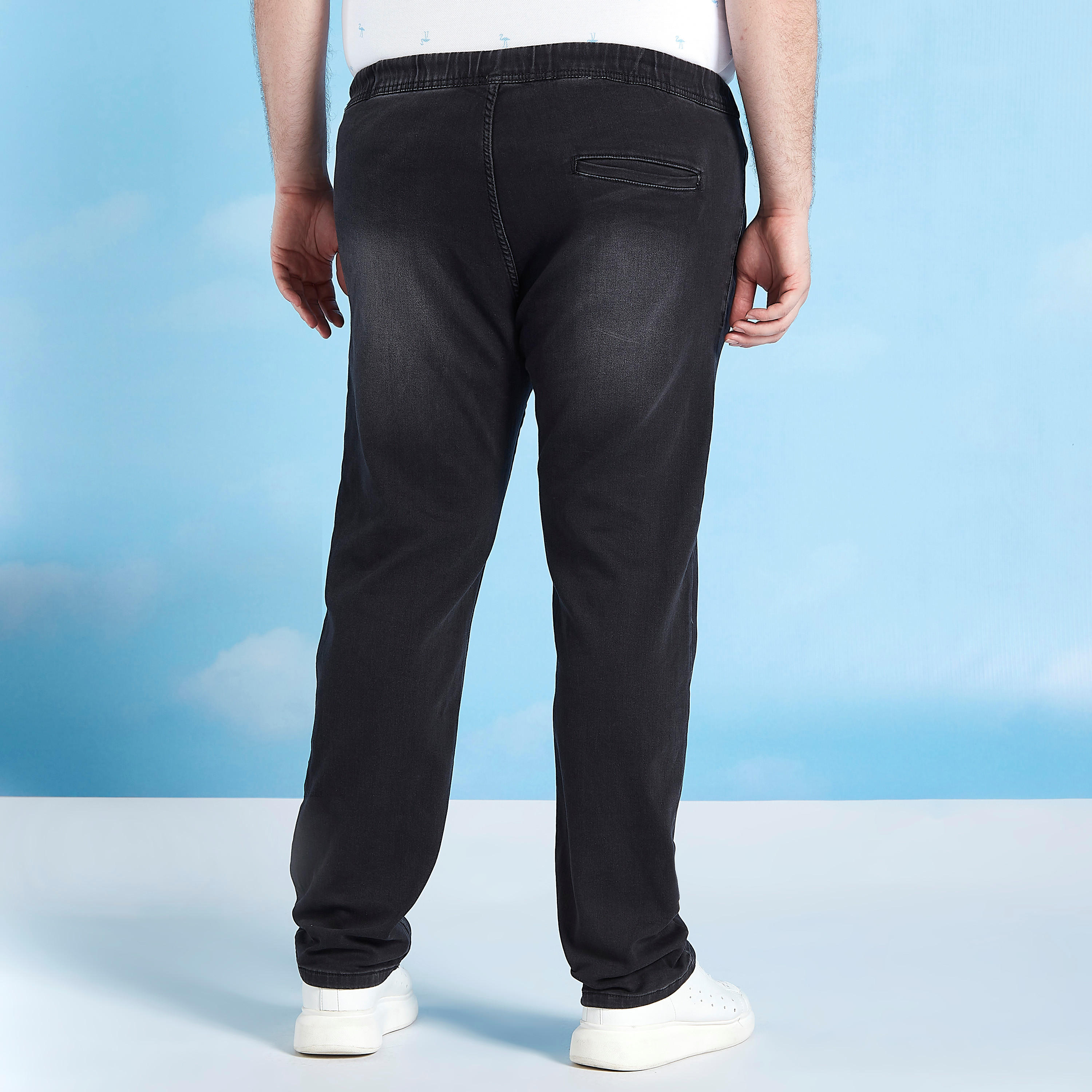 بنطلون جينز دنيم طويل بتفاصيل جيوب ورباط-men-clothing-bottoms-joggers-image-4