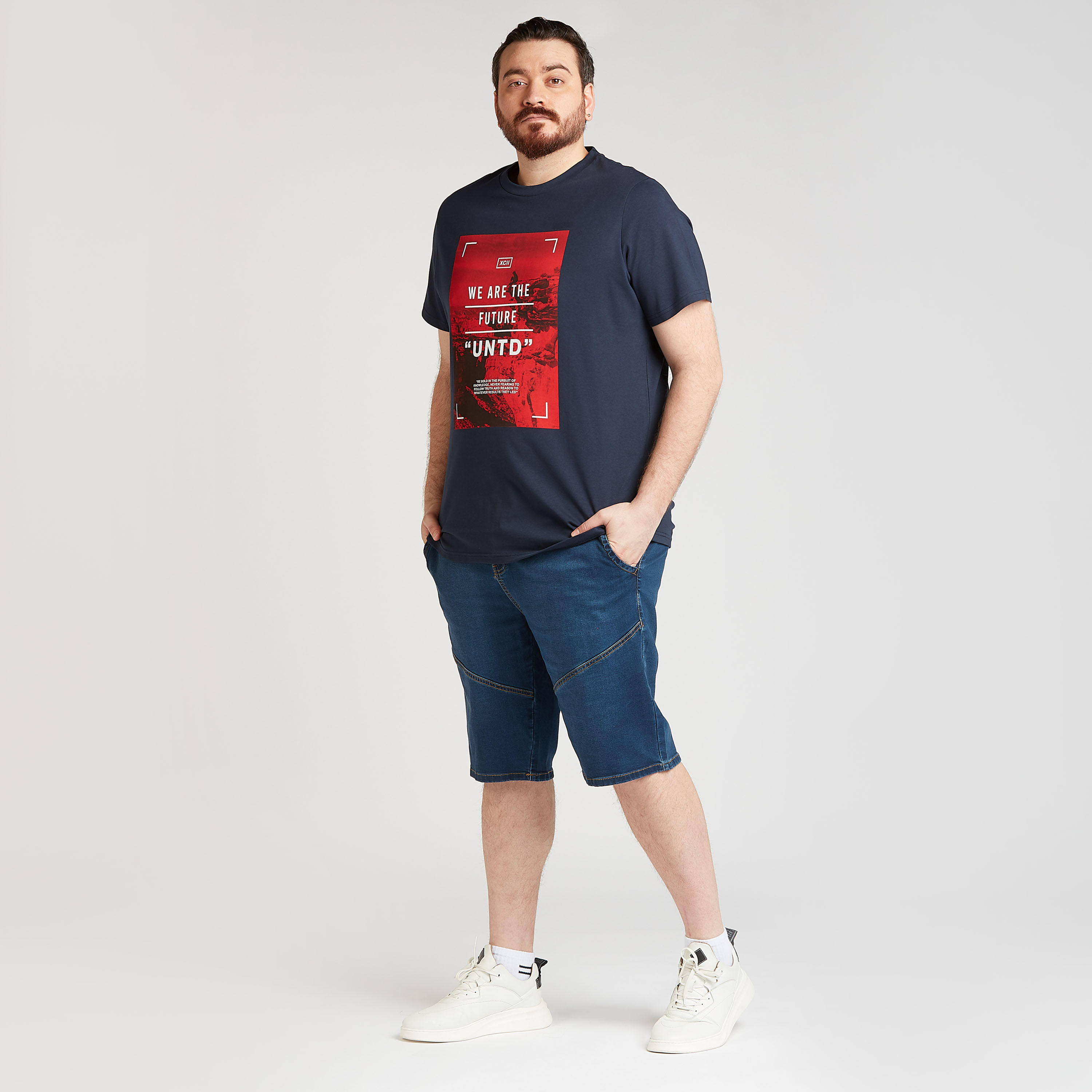 شورت دينم مستدام بتفاصيل جيوب ورباط-men-clothing-bottoms-shorts-image-2