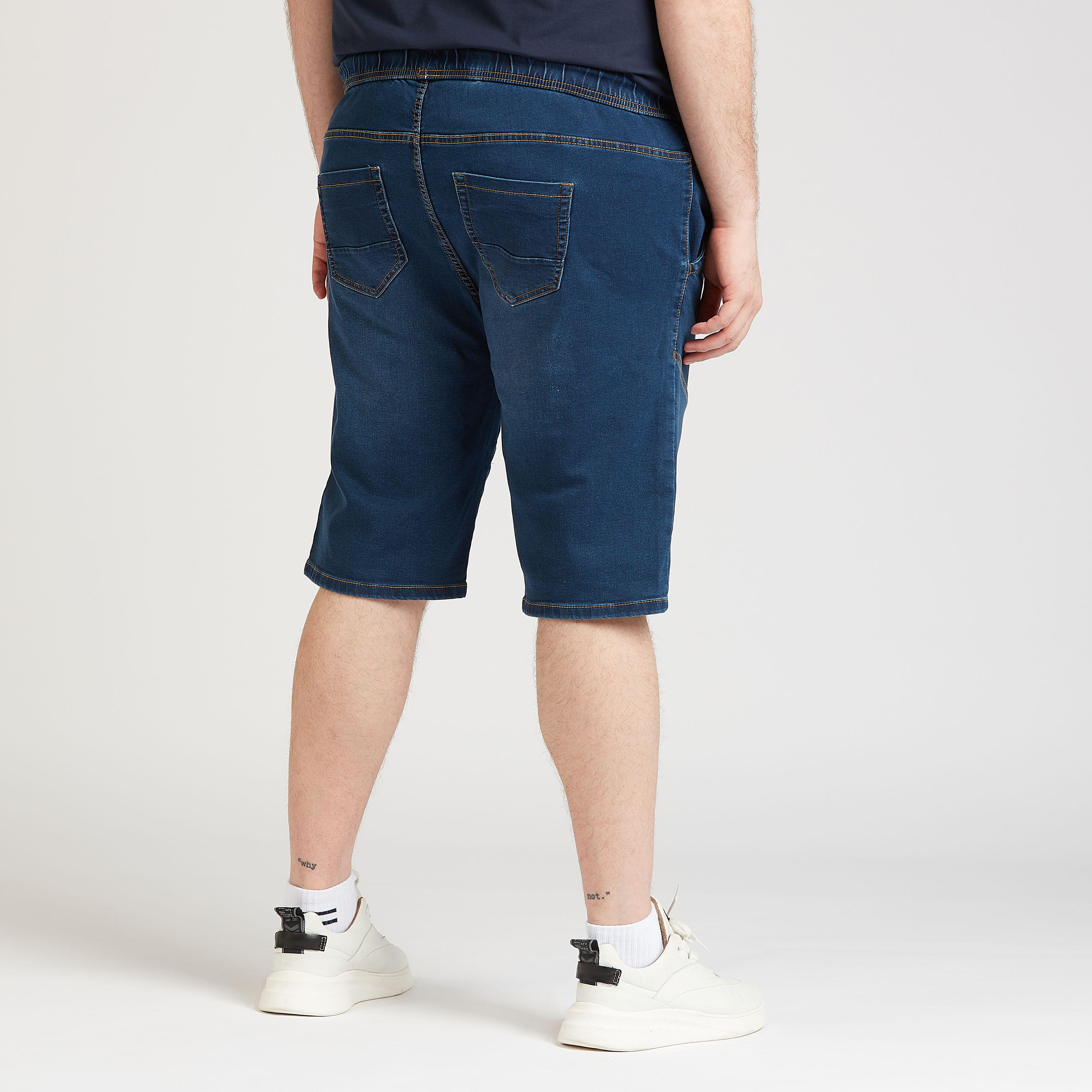 شورت دينم مستدام بتفاصيل جيوب ورباط-men-clothing-bottoms-shorts-image-4