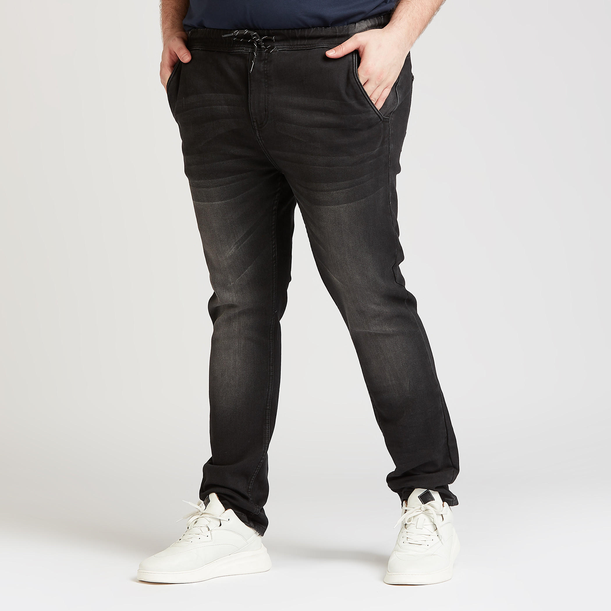 بنطلون جينز مستدام كامل الطول بخصر متوسّط الإرتفاع وجيوب-men-clothing-bottoms-jeans-image-1