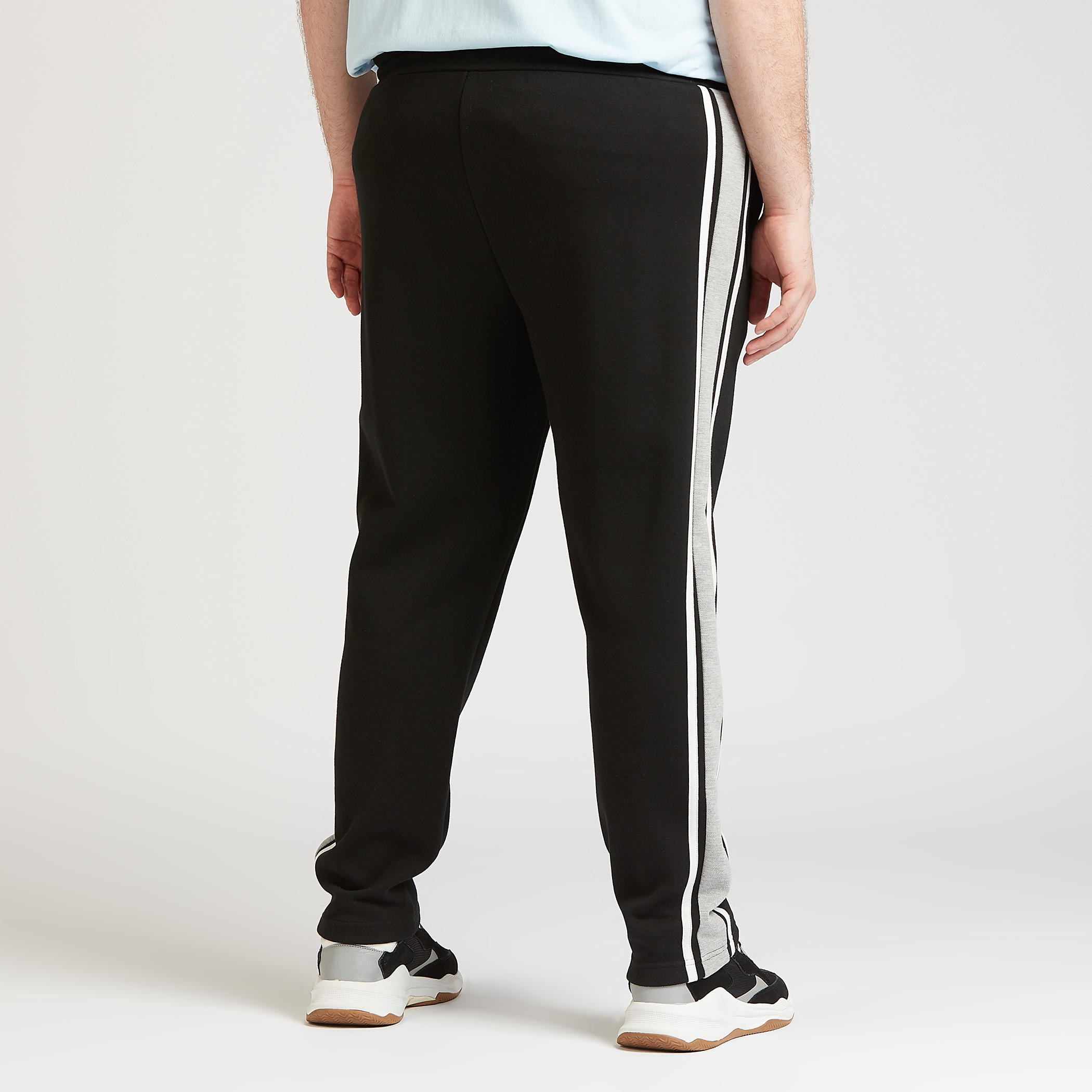 بنطلون رياضي بخصر متوسط الإرتفاع وتفاصيل شريطة وجيوب ورباط-men-clothing-bottoms-trousersandchinos-trousers-image-4