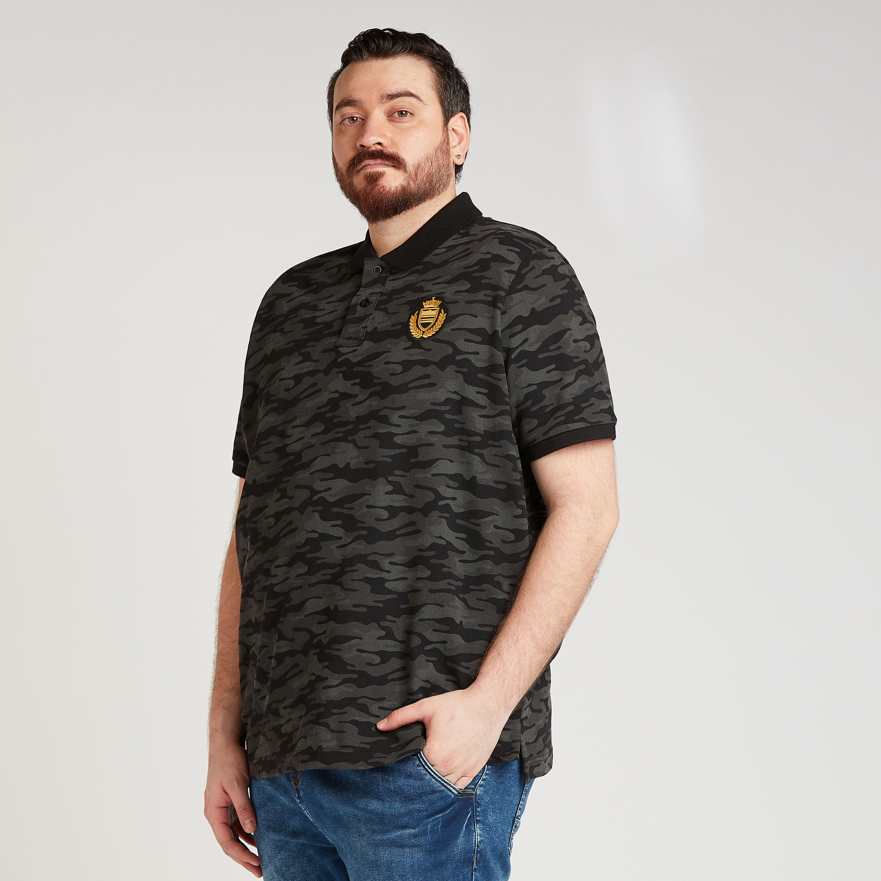 تيشيرت بولو بأكمام قصيرة وطبعات-men-clothing-tshirtsandpolos-polos-image-1