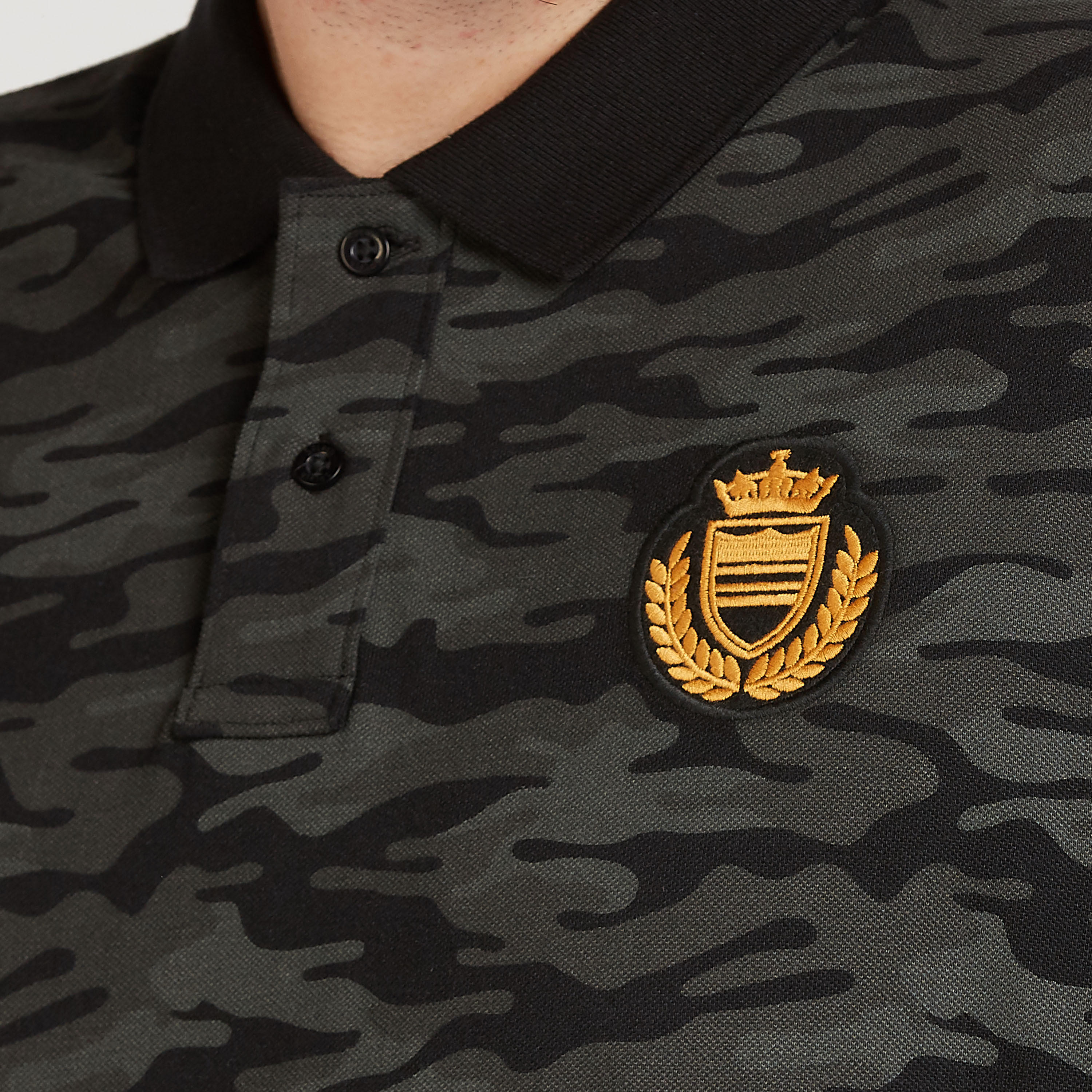تيشيرت بولو بأكمام قصيرة وطبعات-men-clothing-tshirtsandpolos-polos-image-3