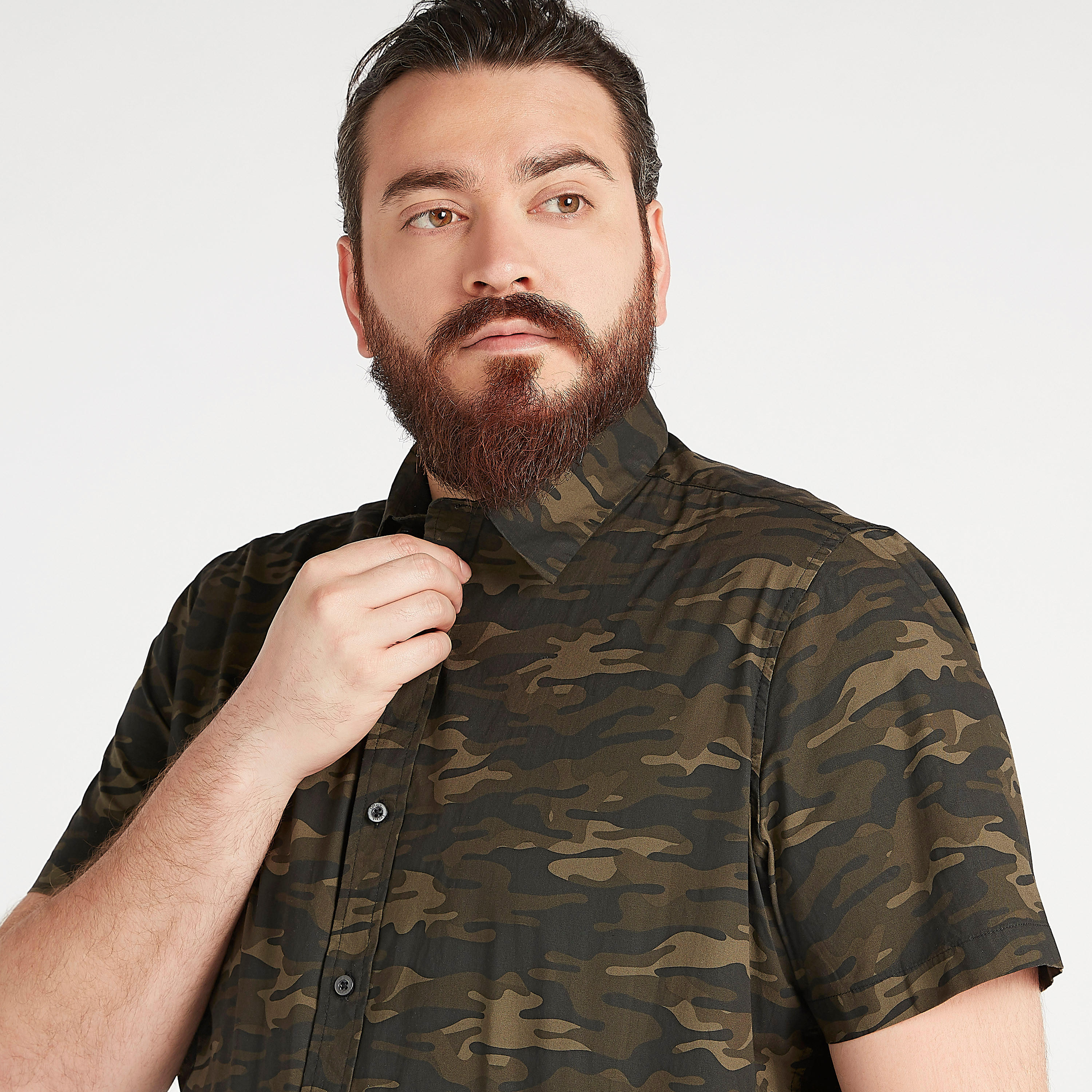 قميص بأكمام قصيرة وطبعات وزر إغلاق-men-clothing-shirts-image-3