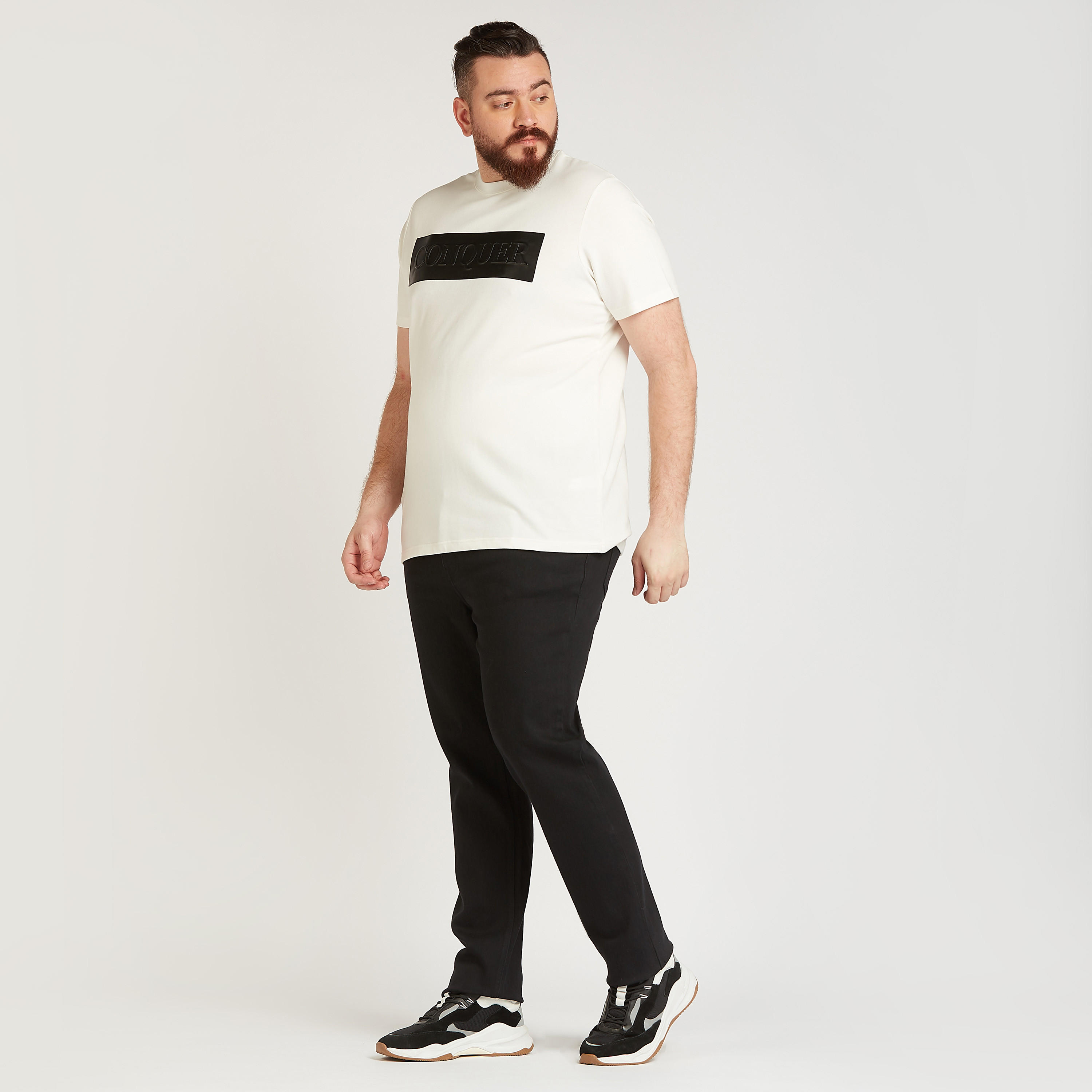 بنطلون جينز سادة طويل بتفاصيل جيوب وعراوي-men-clothing-bottoms-jeans-image-2