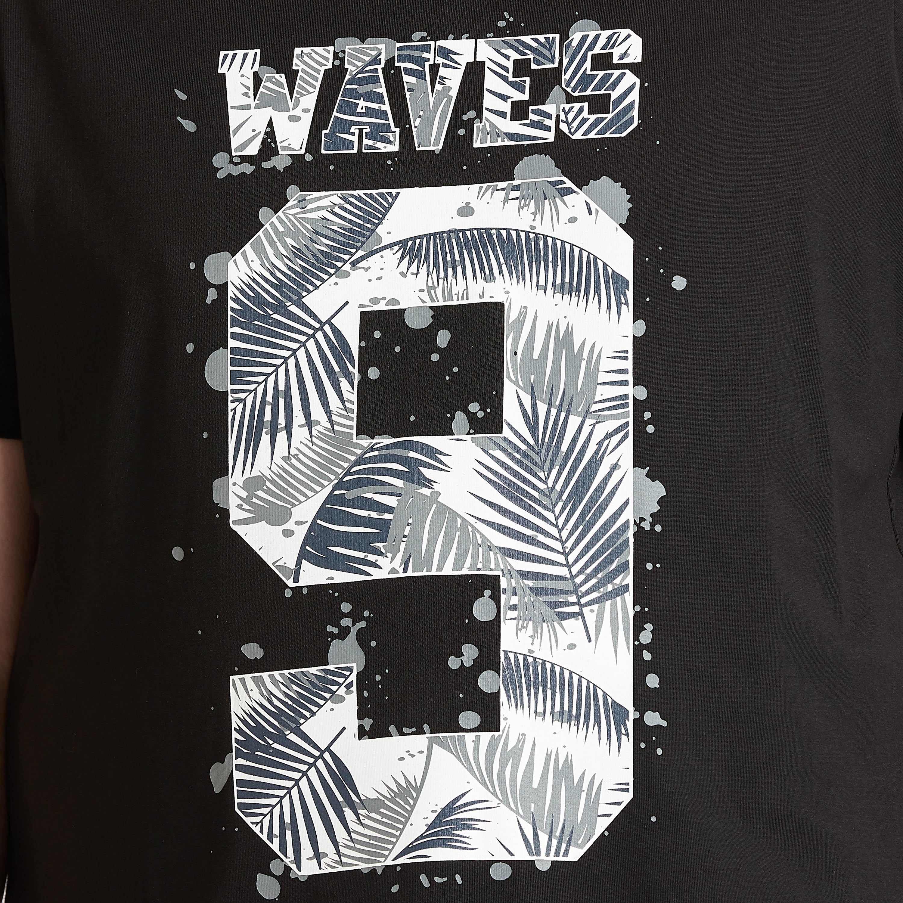 تيشيرت مستدام بياقة ضيّقة وأكمام قصيرة وطبعات-men-clothing-tshirtsandpolos-tshirts-image-2