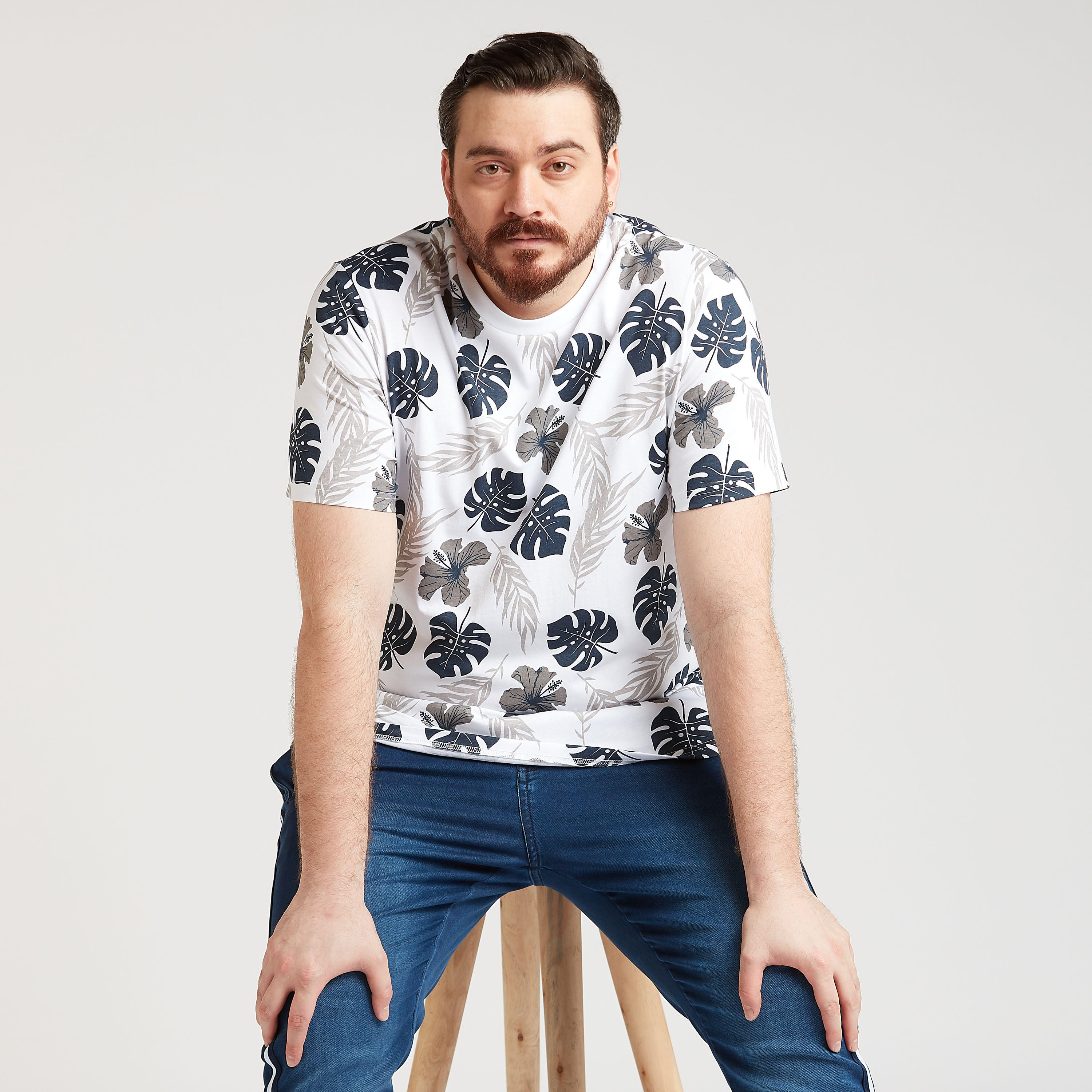 تيشيرت مستدام بياقة ضيّقة وأكمام قصيرة وطبعات-men-clothing-tshirtsandpolos-tshirts-image-2