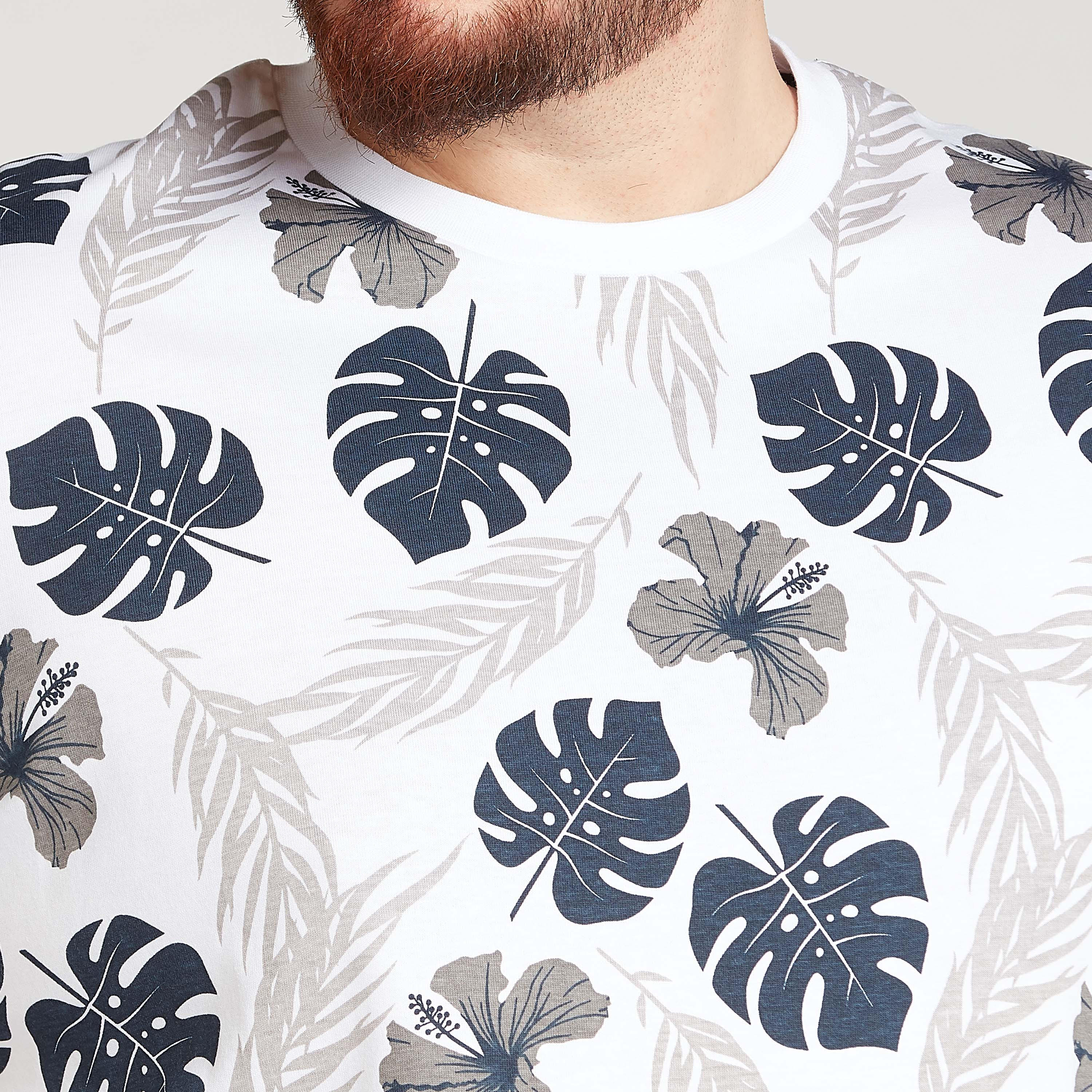 تيشيرت مستدام بياقة ضيّقة وأكمام قصيرة وطبعات-men-clothing-tshirtsandpolos-tshirts-image-4