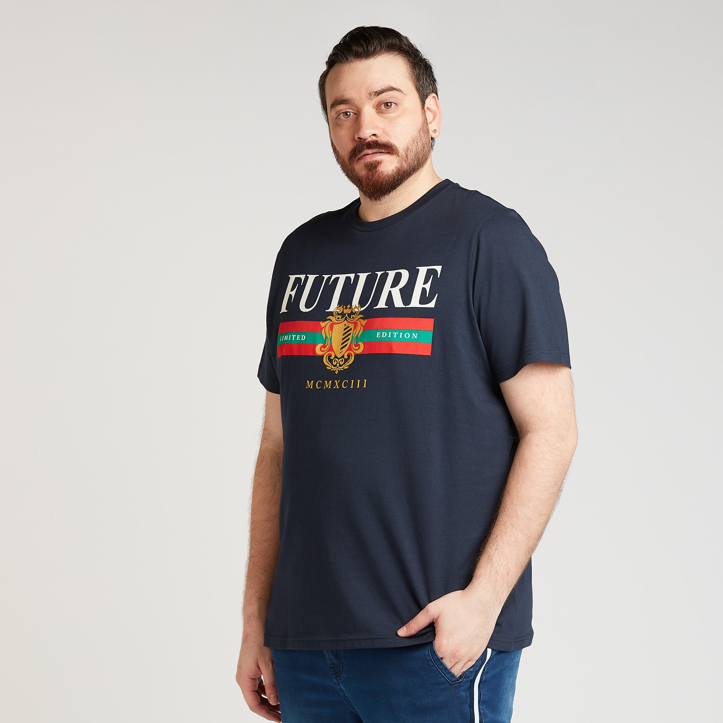 تيشيرت مستدام بياقة ضيّقة وأكمام قصيرة وطبعات-men-clothing-tshirtsandpolos-tshirts-image-4