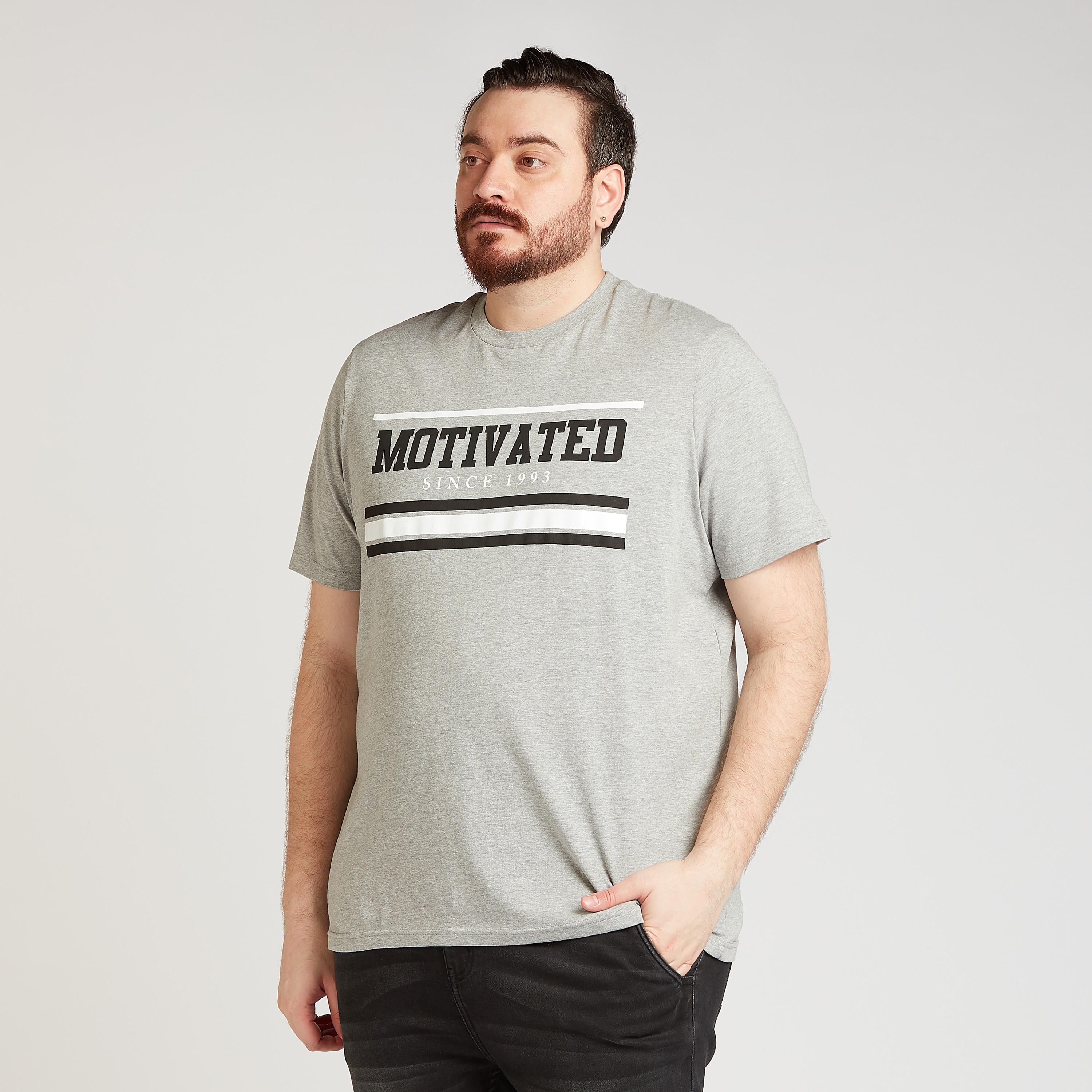 تيشيرت مستدام بياقة ضيّقة وأكمام قصيرة وطبعات-men-clothing-tshirtsandpolos-tshirts-image-1