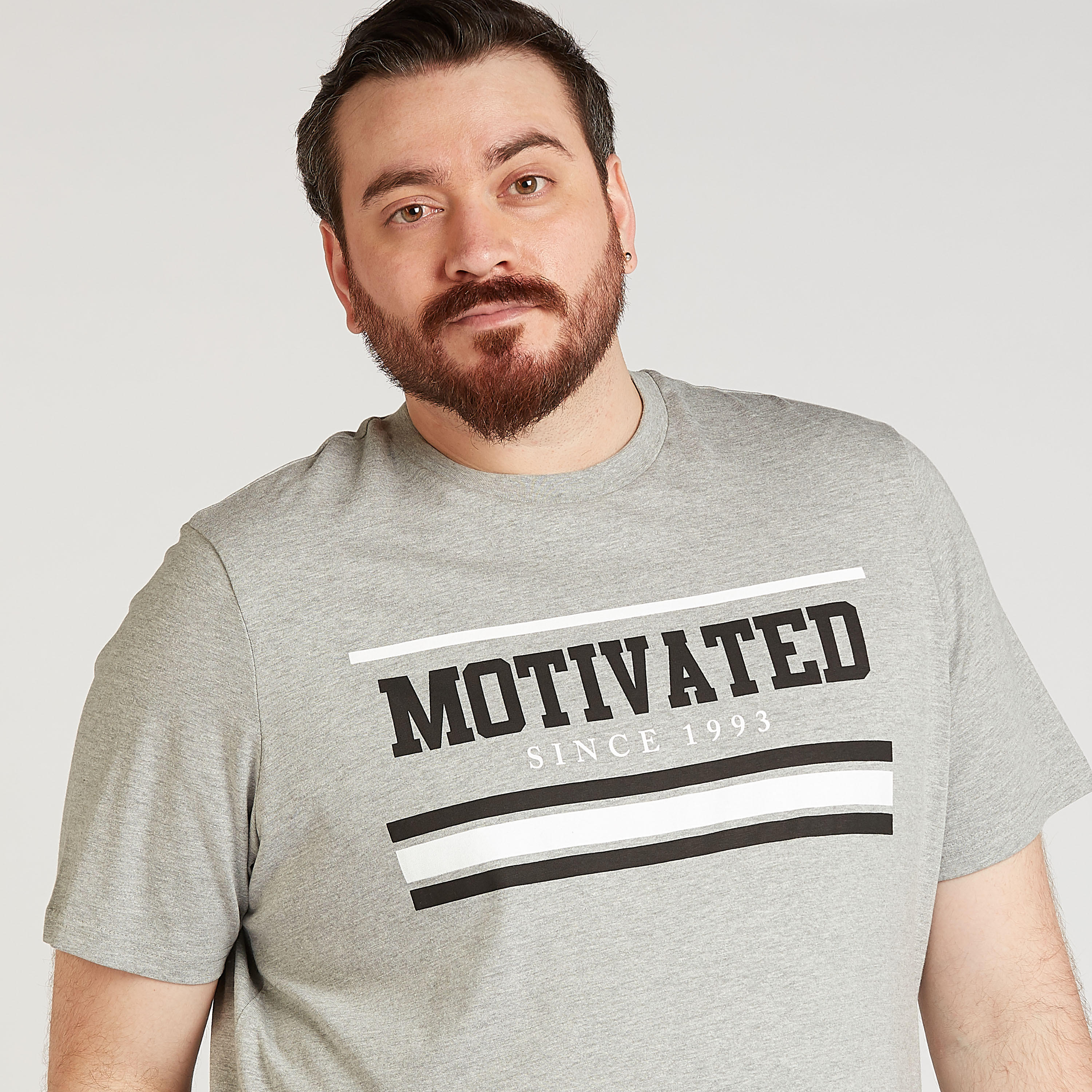 تيشيرت مستدام بياقة ضيّقة وأكمام قصيرة وطبعات-men-clothing-tshirtsandpolos-tshirts-image-3
