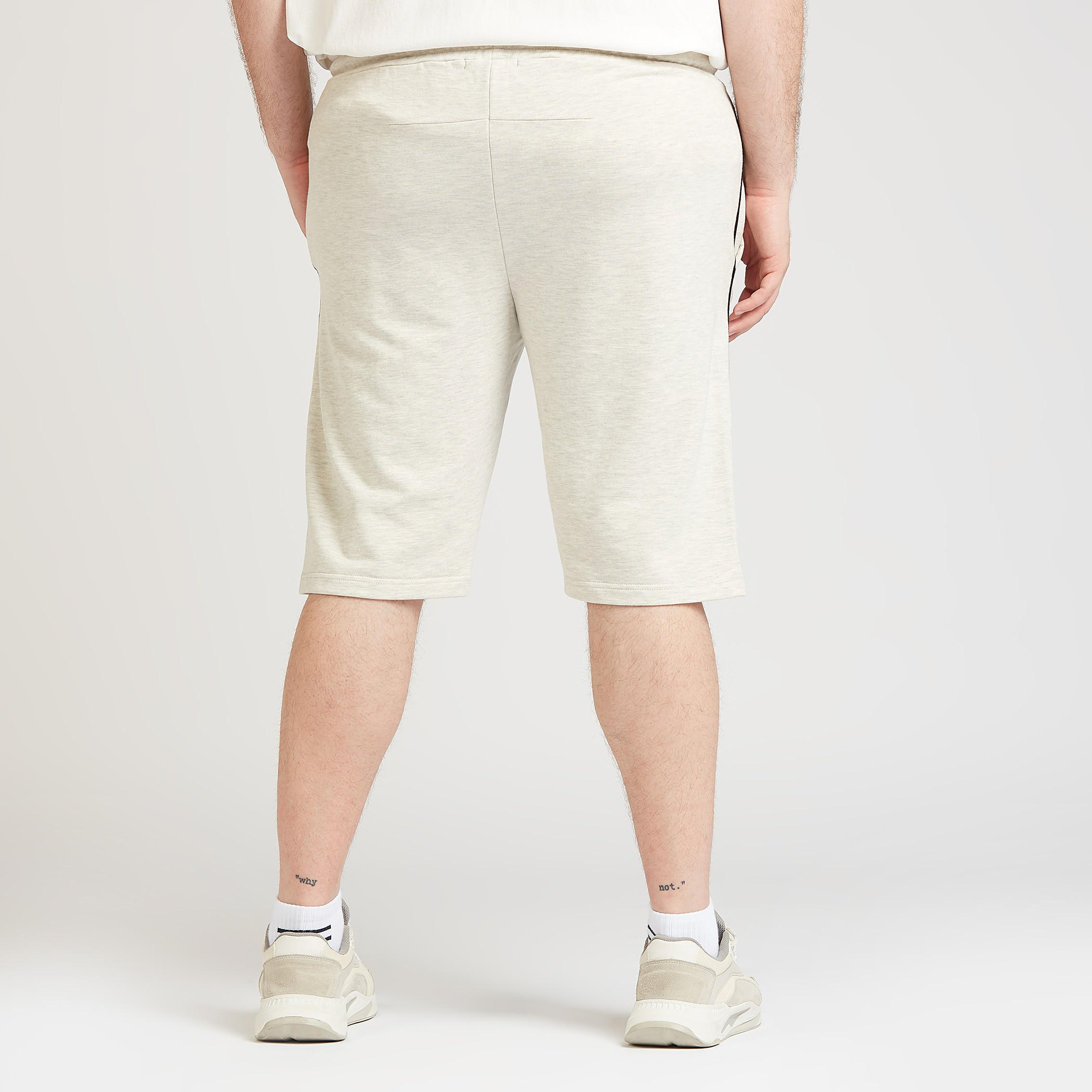 شورت سادة بخصر متوسط الارتفاع ورباط وجيوب-men-clothing-bottoms-shorts-image-2