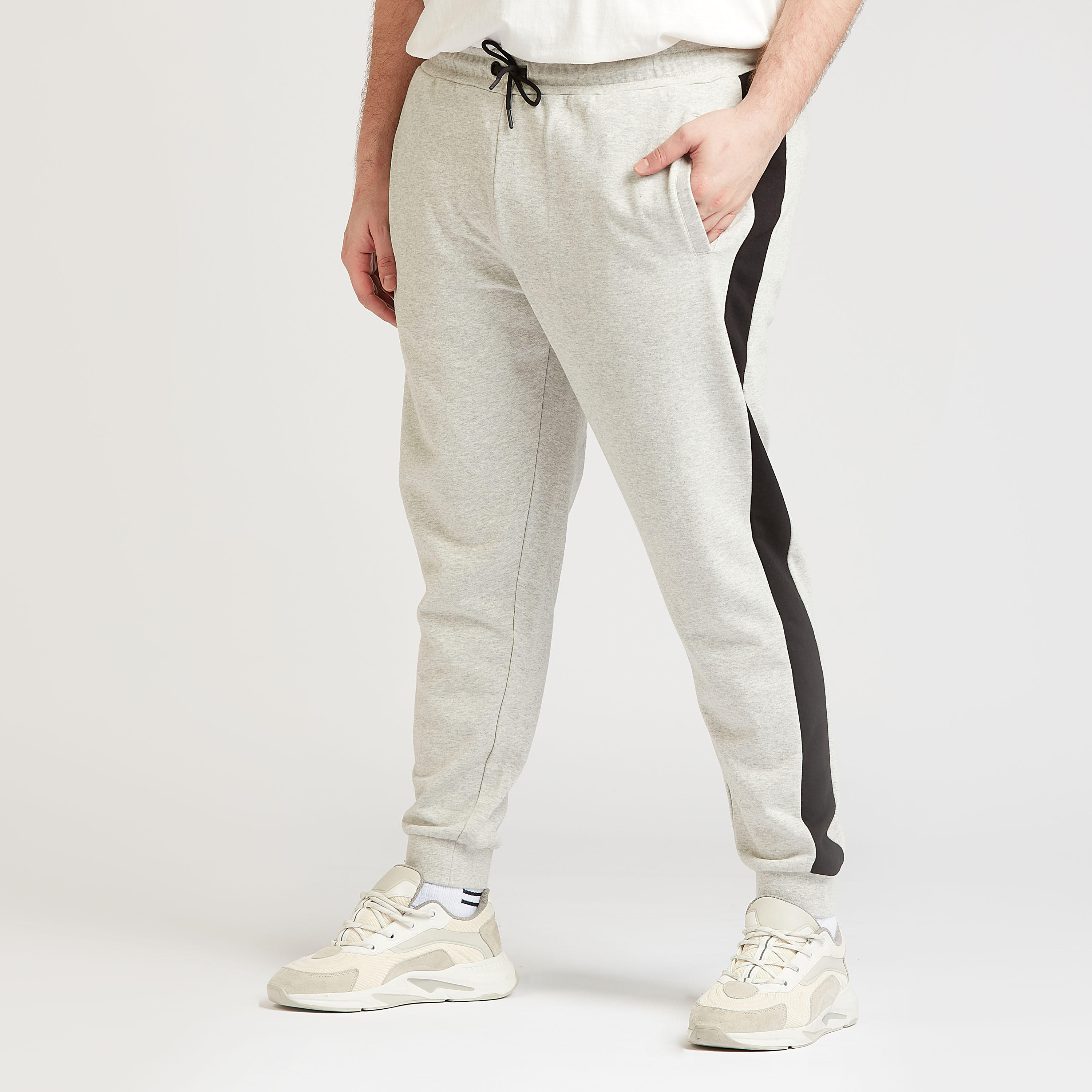 بنطلون رياضي مستدام سادة بخصر متوسّط الارتفاع  ورباط إغلاق وجيوب-men-clothing-bottoms-joggers-image-6