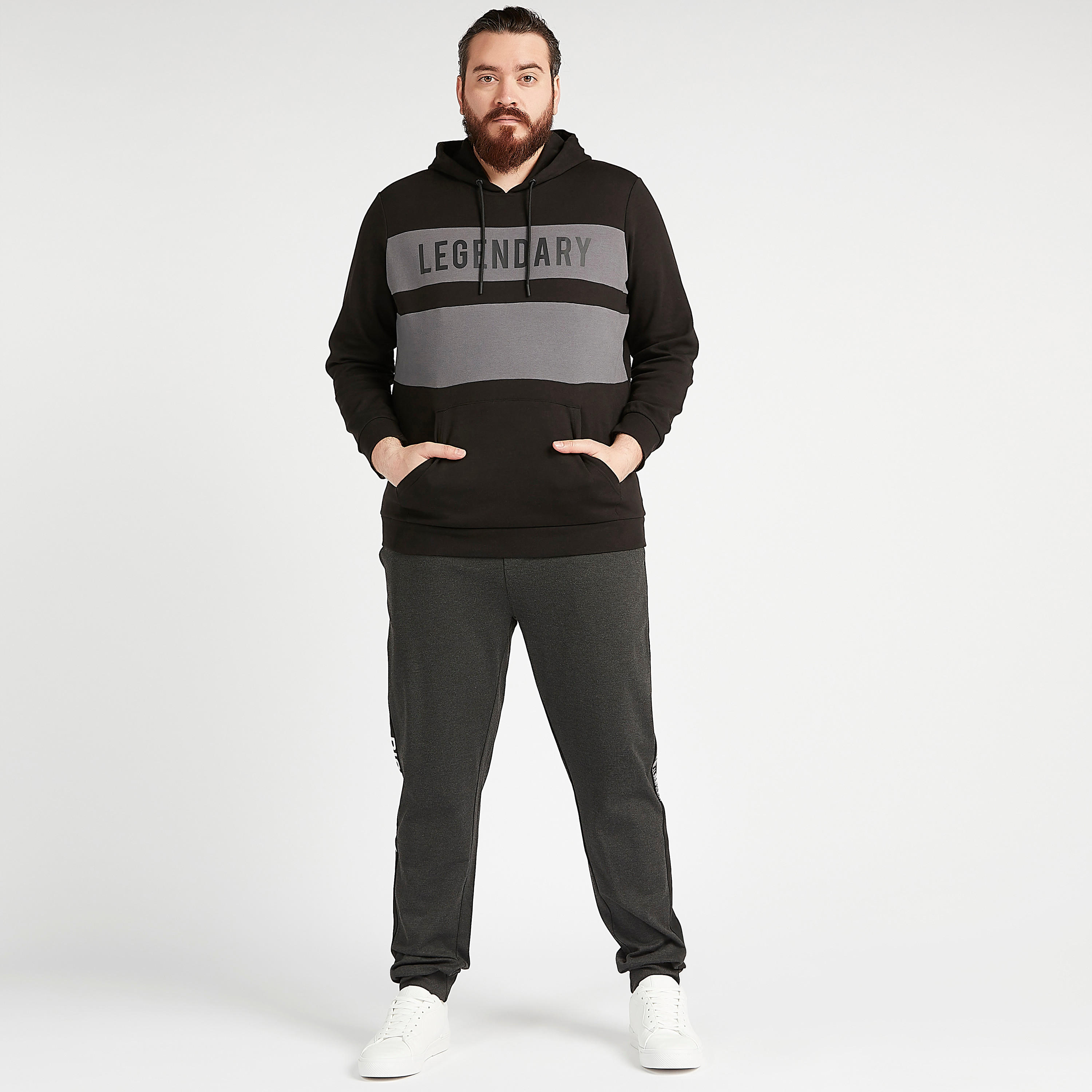 هودي بأكمام طويلة وجيوب وطبعات-men-winterwear-hoodiesandsweatshirts-image-2