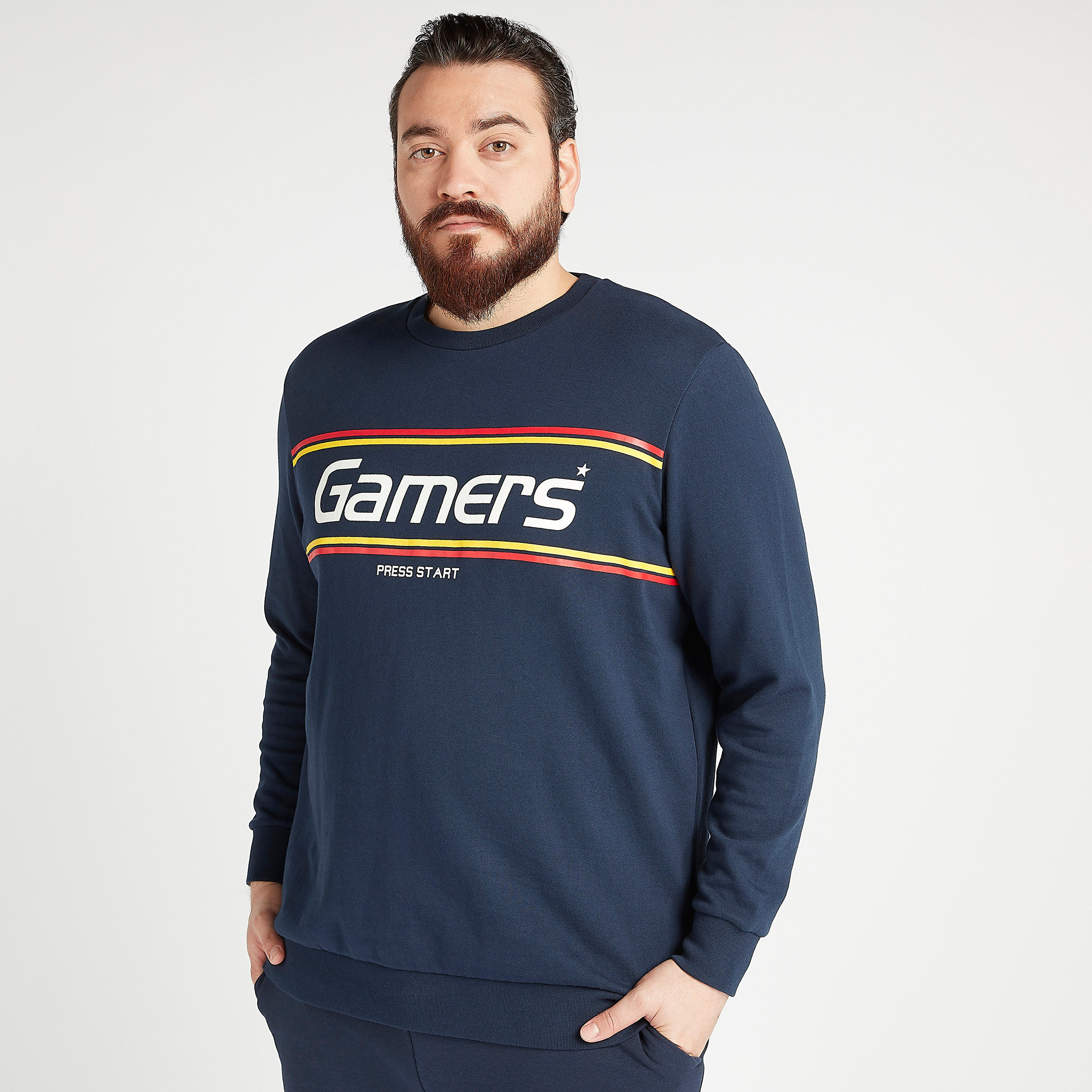 سويت شيرت مستدام بياقة ضيقة وأكمام طويلة وطبعات-men-winterwear-hoodiesandsweatshirts-image-3