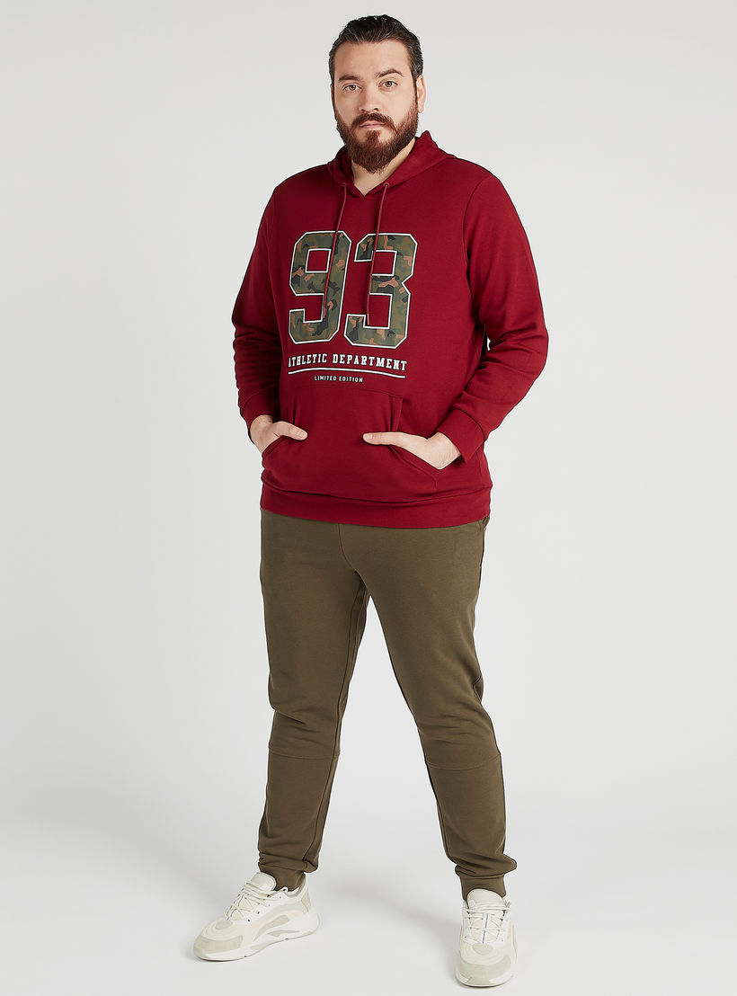 بنطلون رياضي سادة بخصرمتوسط الارتفاع و رباط إغلاق-men-clothing-bottoms-joggers-image-3