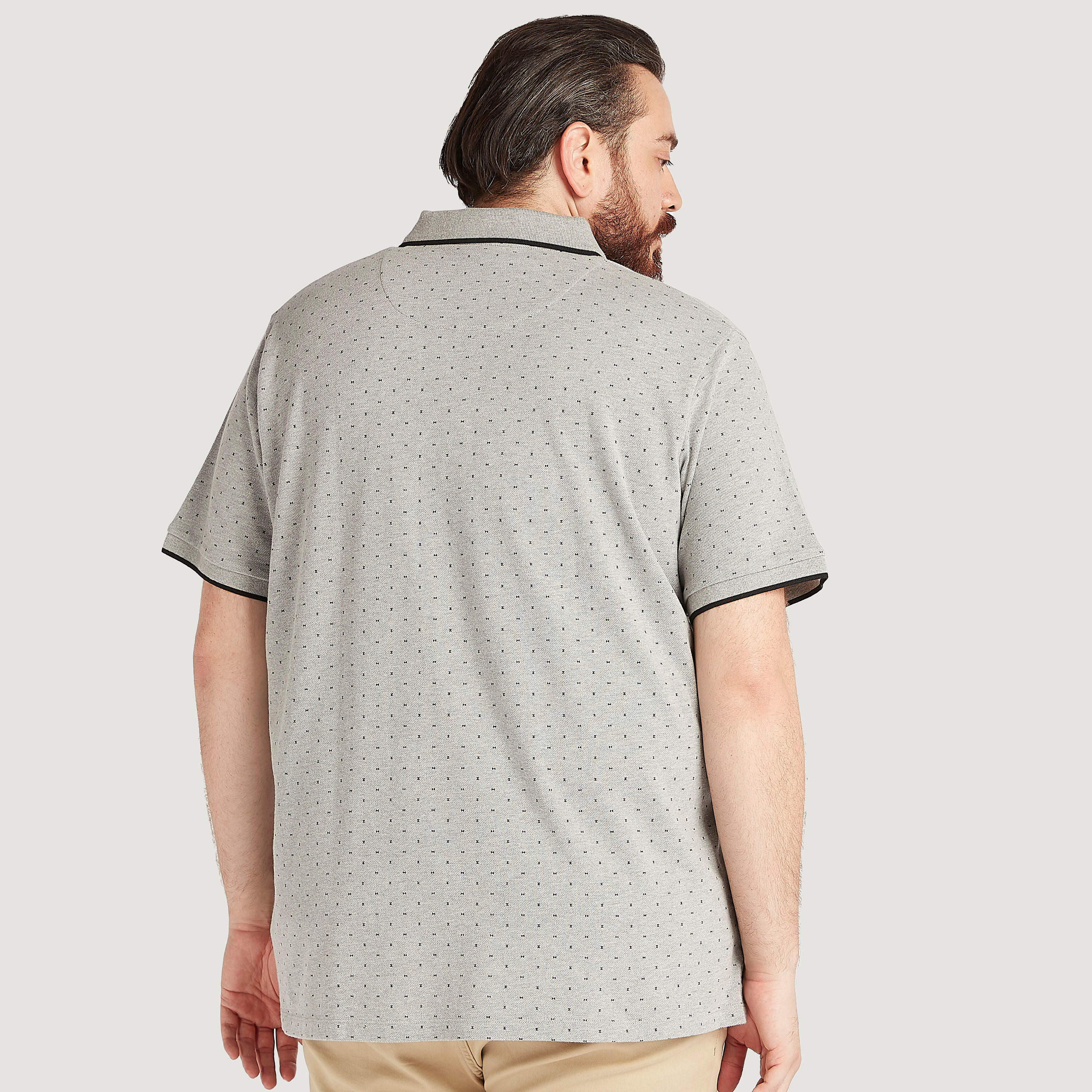 تيشيرت بولو مستدام بأكمام قصيرة وتفاصيل خيوط بارزة وطبعات-men-clothing-tshirtsandpolos-polos-image-4