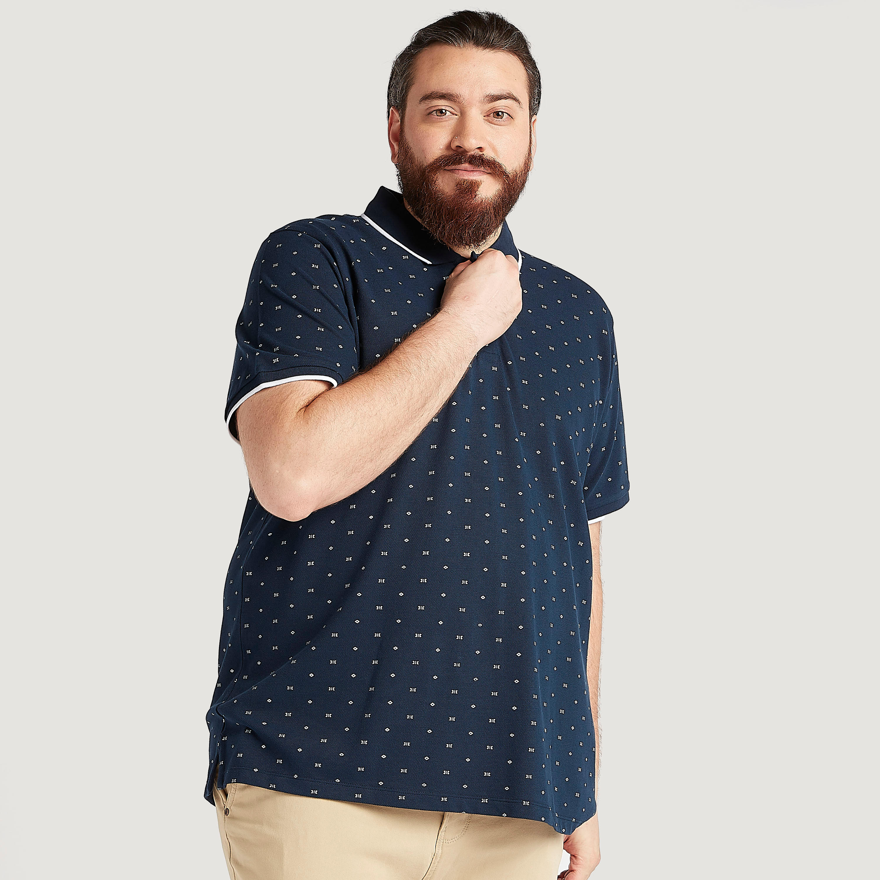 تيشيرت بولو مستدام بطبعات وتفاصيل خيوط بارزة متباينة-men-clothing-tshirtsandpolos-polos-image-1