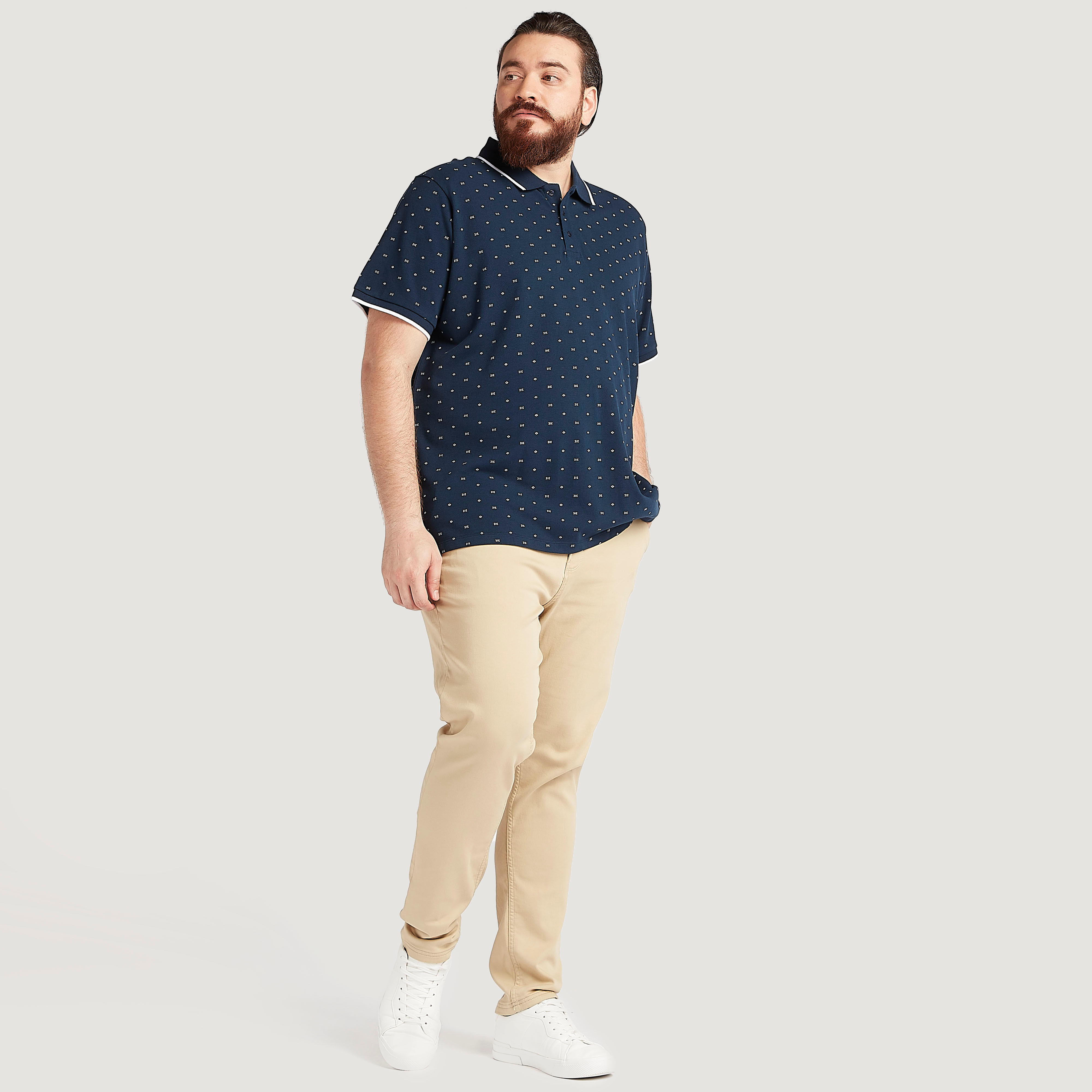تيشيرت بولو مستدام بطبعات وتفاصيل خيوط بارزة متباينة-men-clothing-tshirtsandpolos-polos-image-2