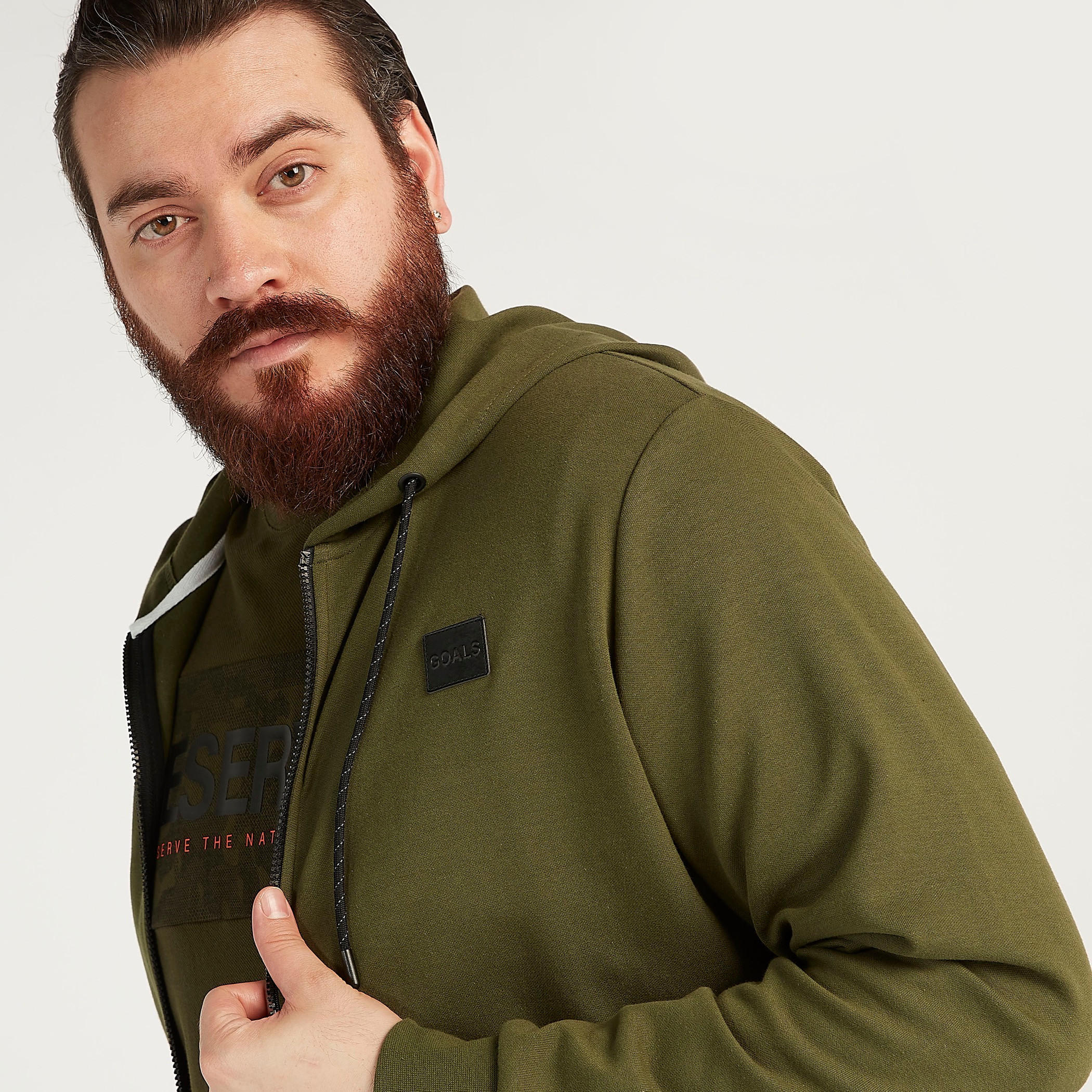 هودي مستدام سادة بسحّاب وأكمام طويلة-men-winterwear-hoodiesandsweatshirts-image-3