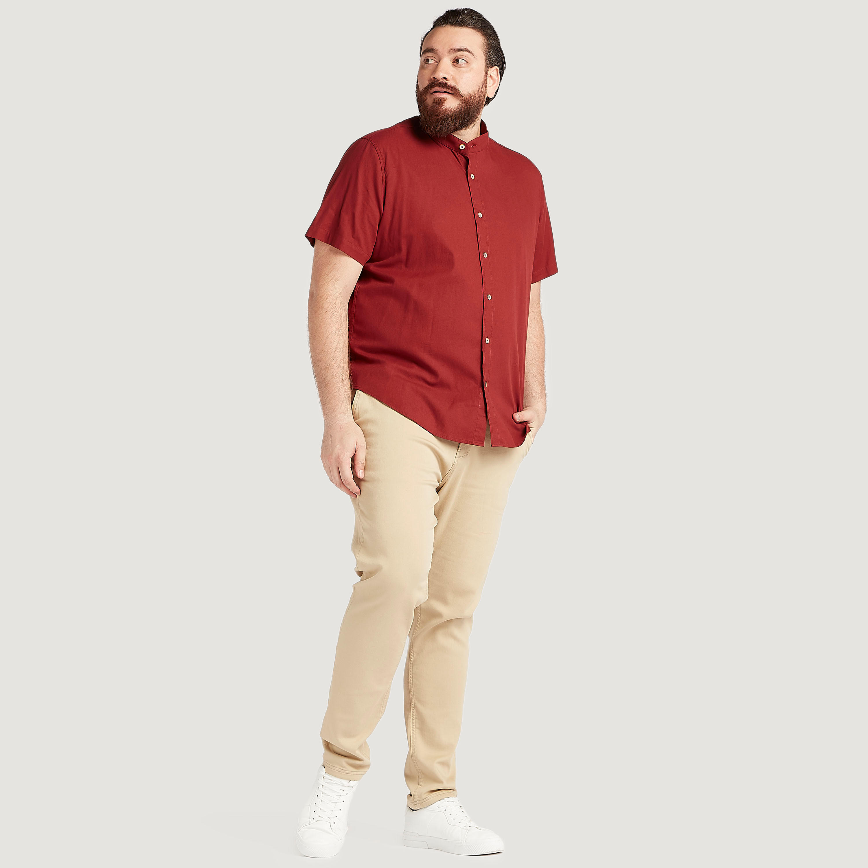 قميص بارز الملمس بياقة ماندارين وأكمام قصيرة-men-clothing-shirts-image-2