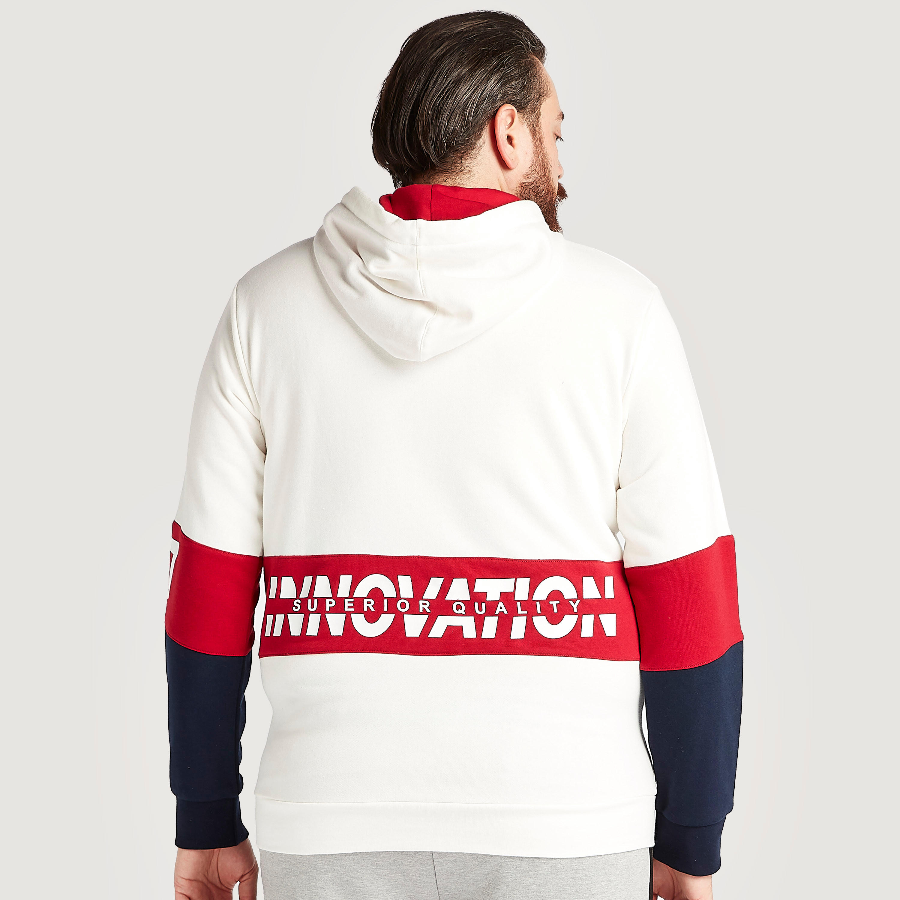 هودي بطبعات وتصاميم مغايرة وأكمام طويلة-men-winterwear-hoodiesandsweatshirts-image-4