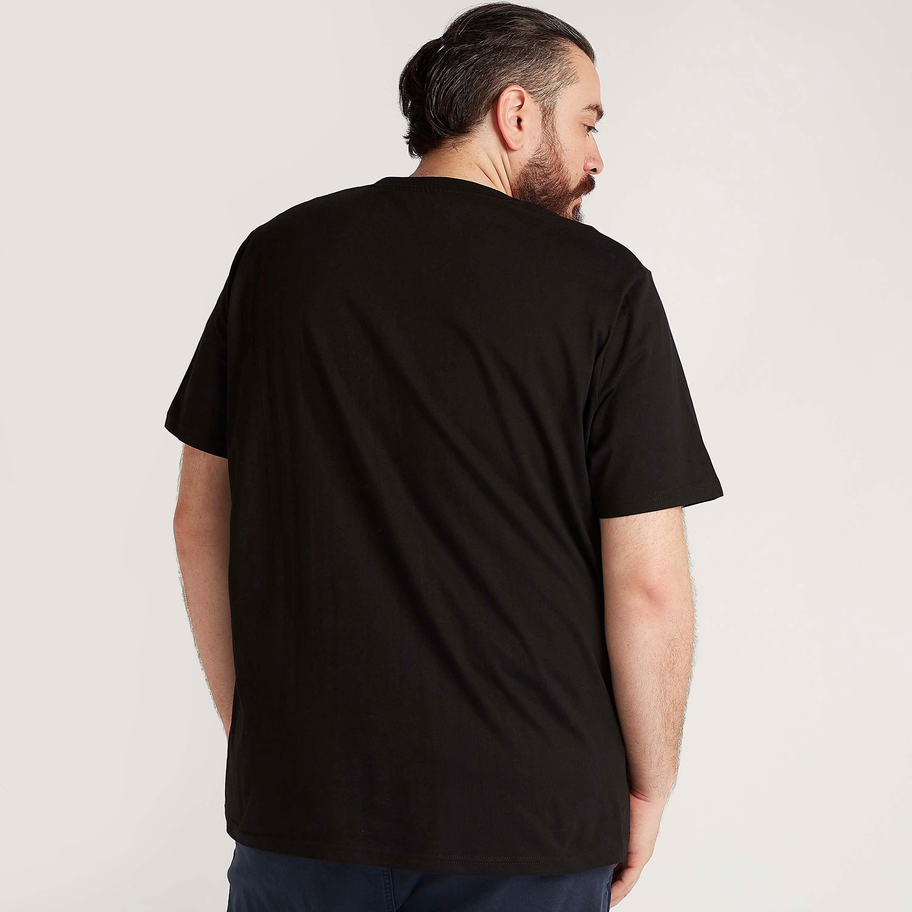 تيشيرت بياقة ضيّقة وأكمام قصيرة وطبعات-men-clothing-tshirtsandpolos-tshirts-image-1
