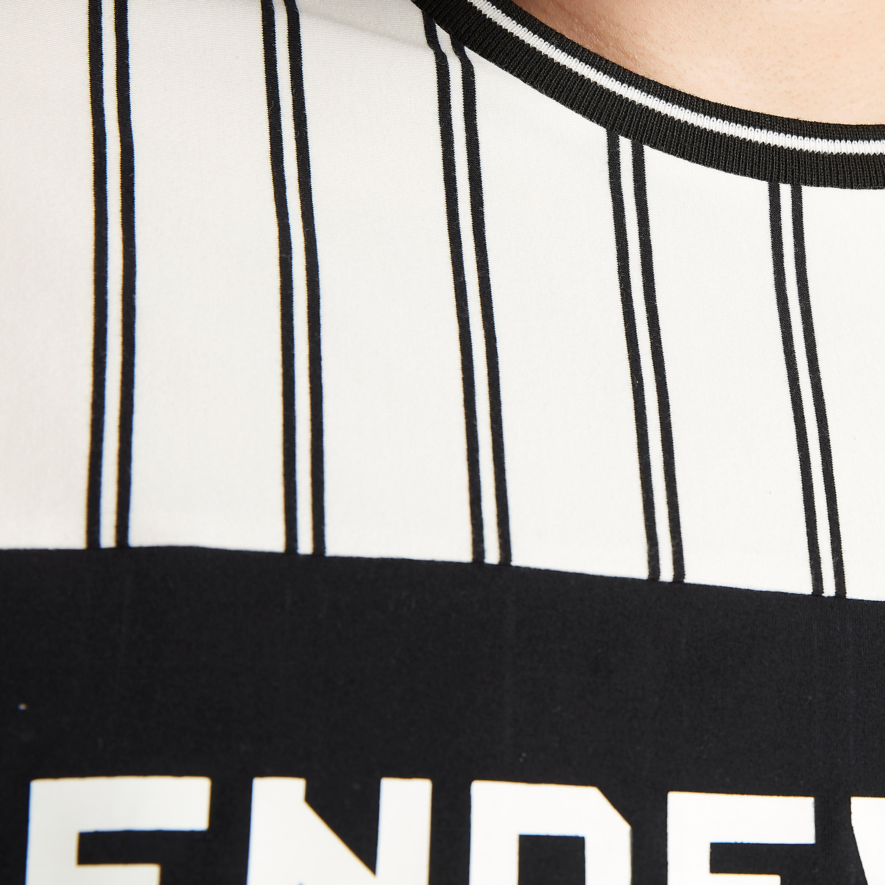 تيشيرت بياقة ضيّقة وأكمام قصيرة وطبعات-men-clothing-tshirtsandpolos-tshirts-image-5
