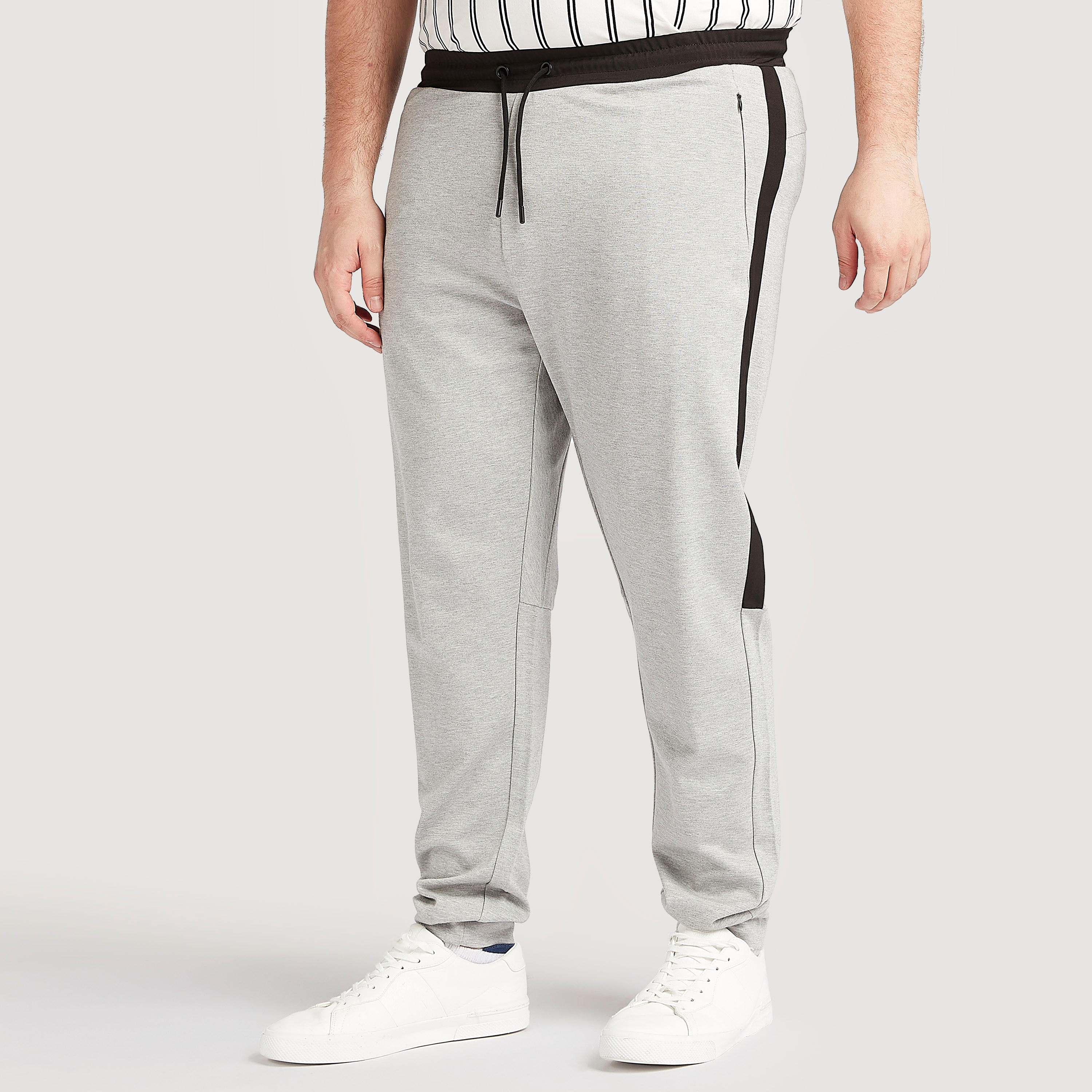 بنطلون رياضي سادة برباط إغلاق وخصر متوسّط الارتفاع-men-clothing-bottoms-joggers-image-1