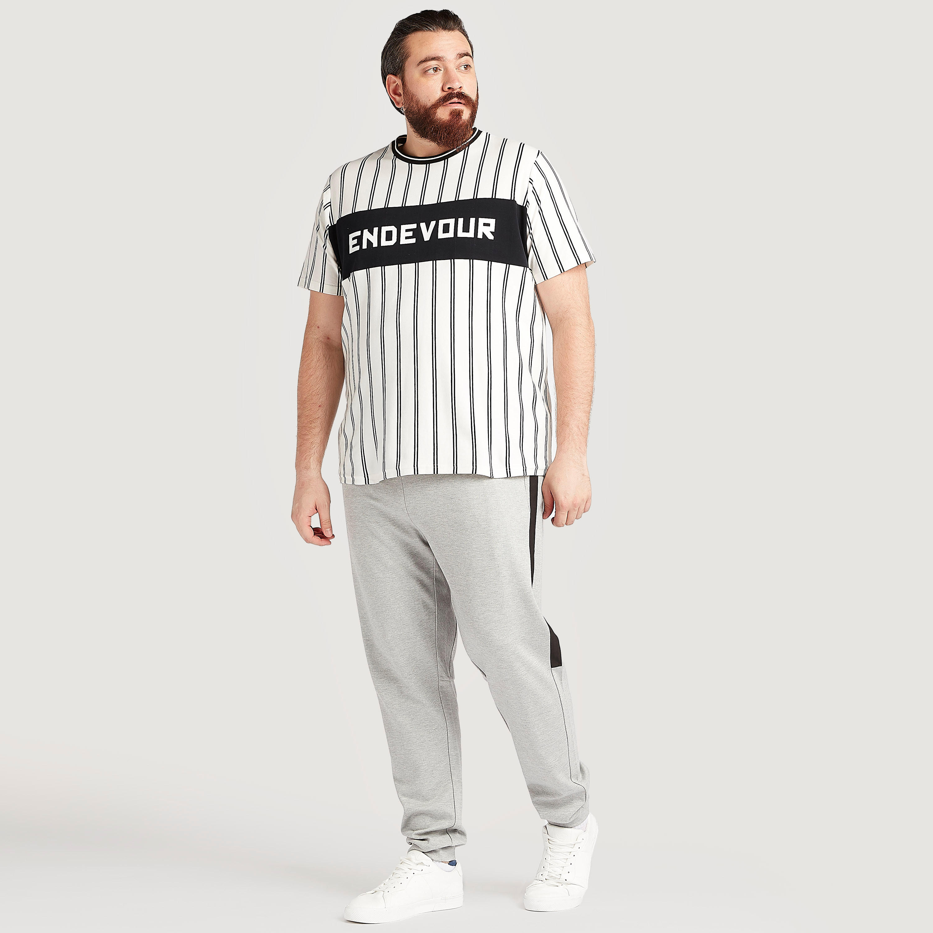 بنطلون رياضي سادة برباط إغلاق وخصر متوسّط الارتفاع-men-clothing-bottoms-joggers-image-2