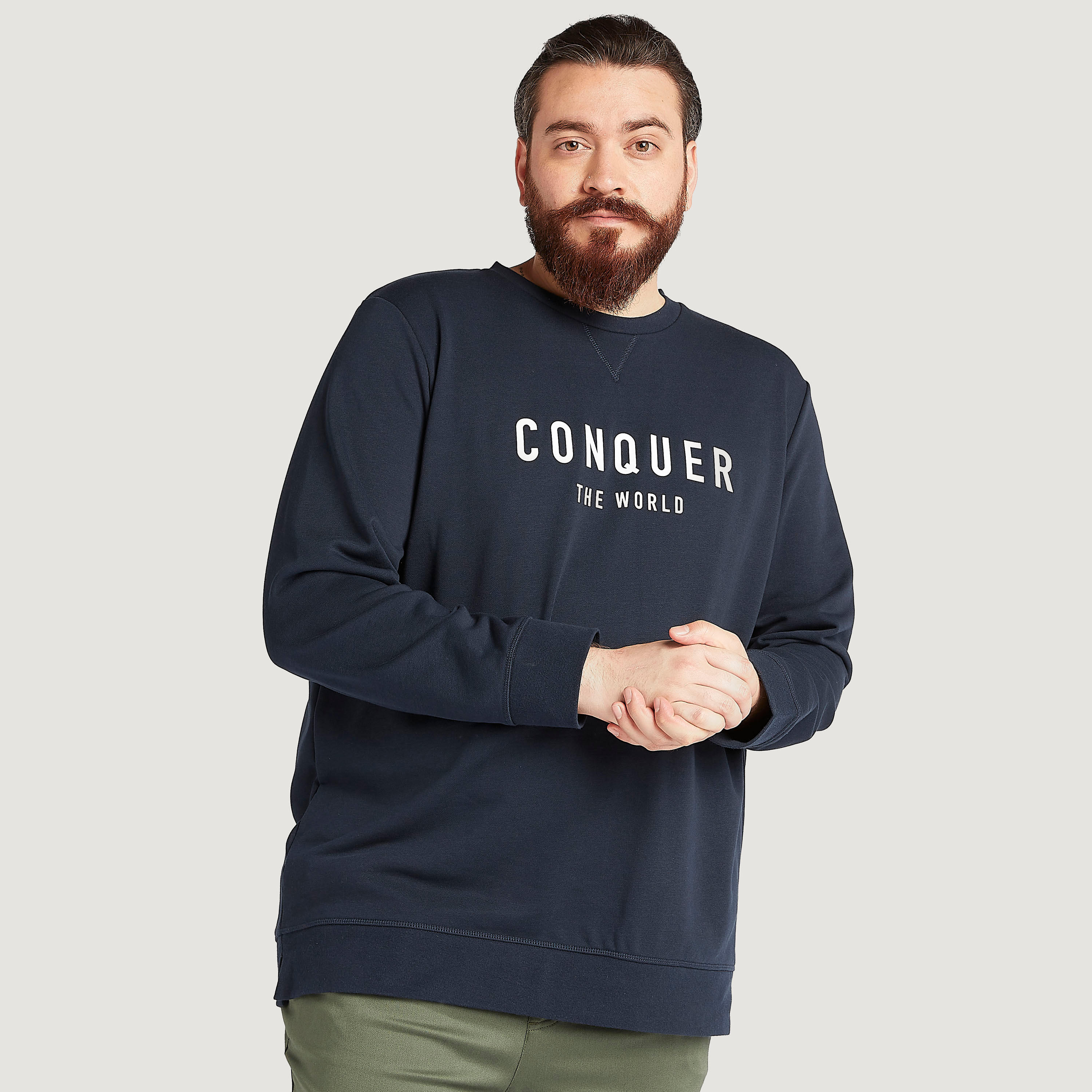 سويت شيرت بياقة ضيقة وأكمام طويلة وطبعات-men-winterwear-hoodiesandsweatshirts-image-1
