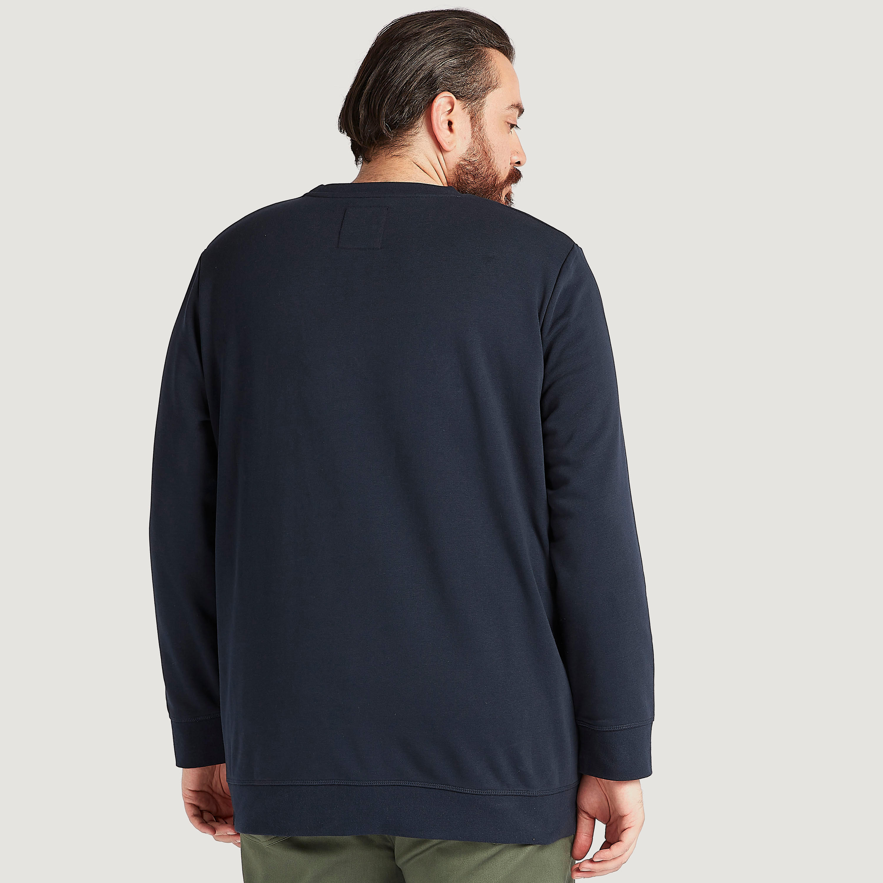سويت شيرت بياقة ضيقة وأكمام طويلة وطبعات-men-winterwear-hoodiesandsweatshirts-image-4