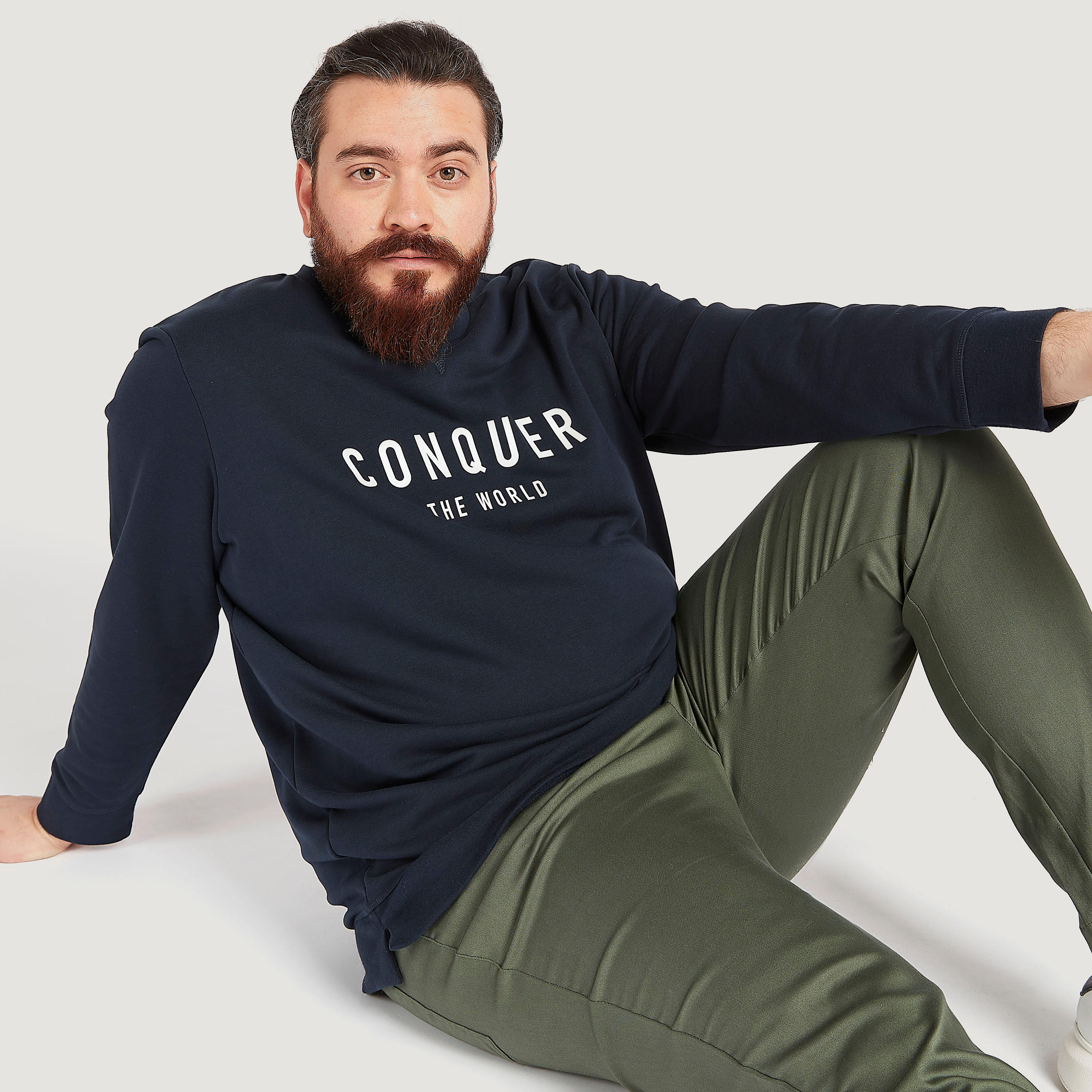 سويت شيرت بياقة ضيقة وأكمام طويلة وطبعات-men-winterwear-hoodiesandsweatshirts-image-5