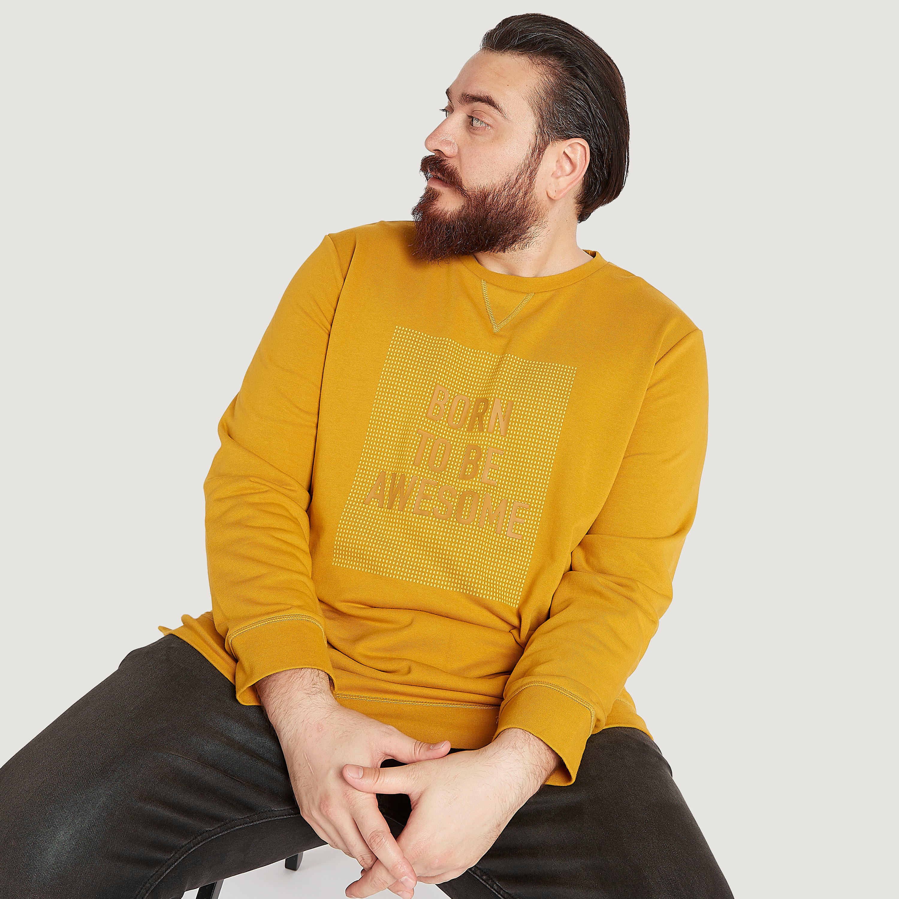 سويت شيرت بياقة ضيقة وأكمام طويلة وطبعات-men-winterwear-hoodiesandsweatshirts-image-6