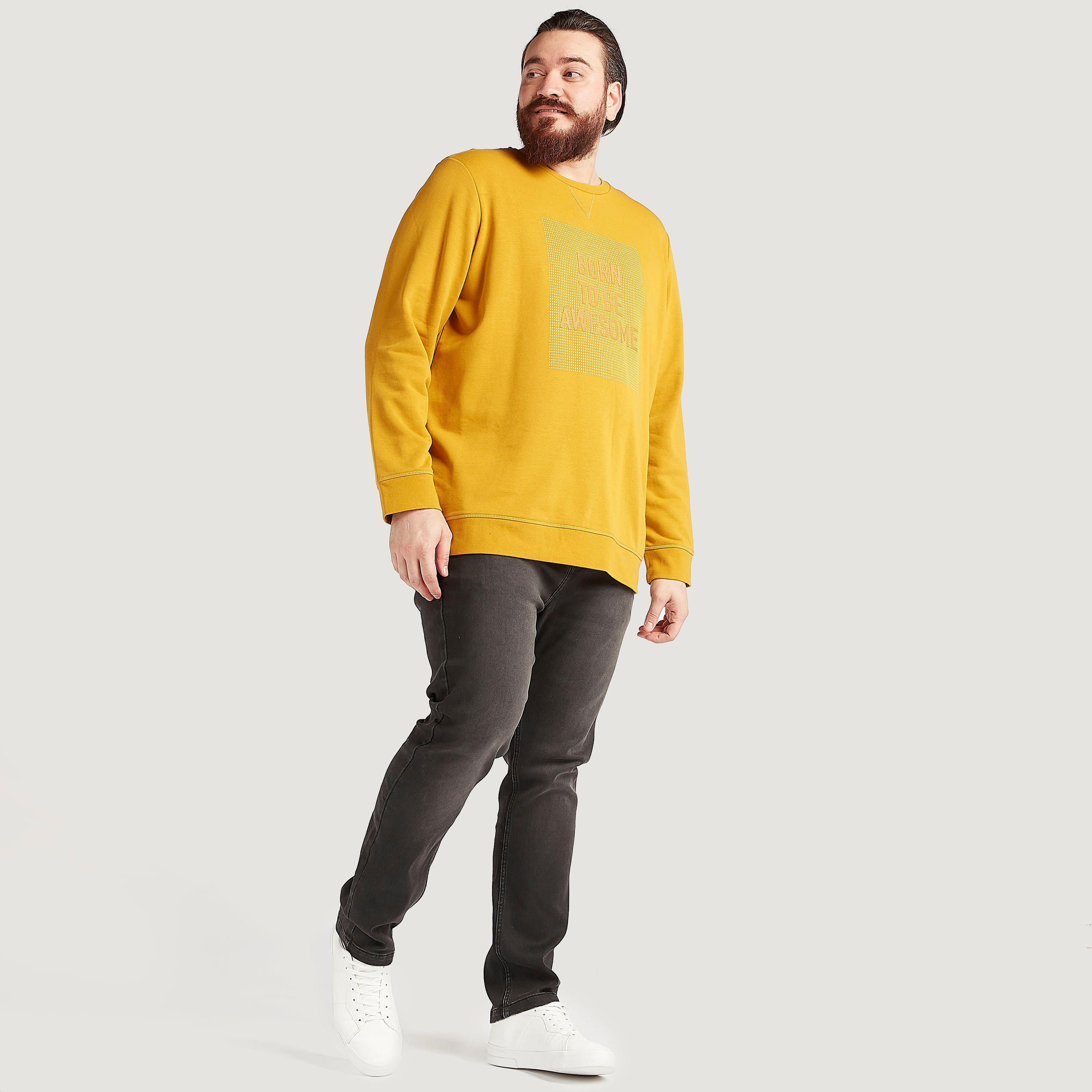 سويت شيرت بياقة ضيقة وأكمام طويلة وطبعات-men-winterwear-hoodiesandsweatshirts-image-5