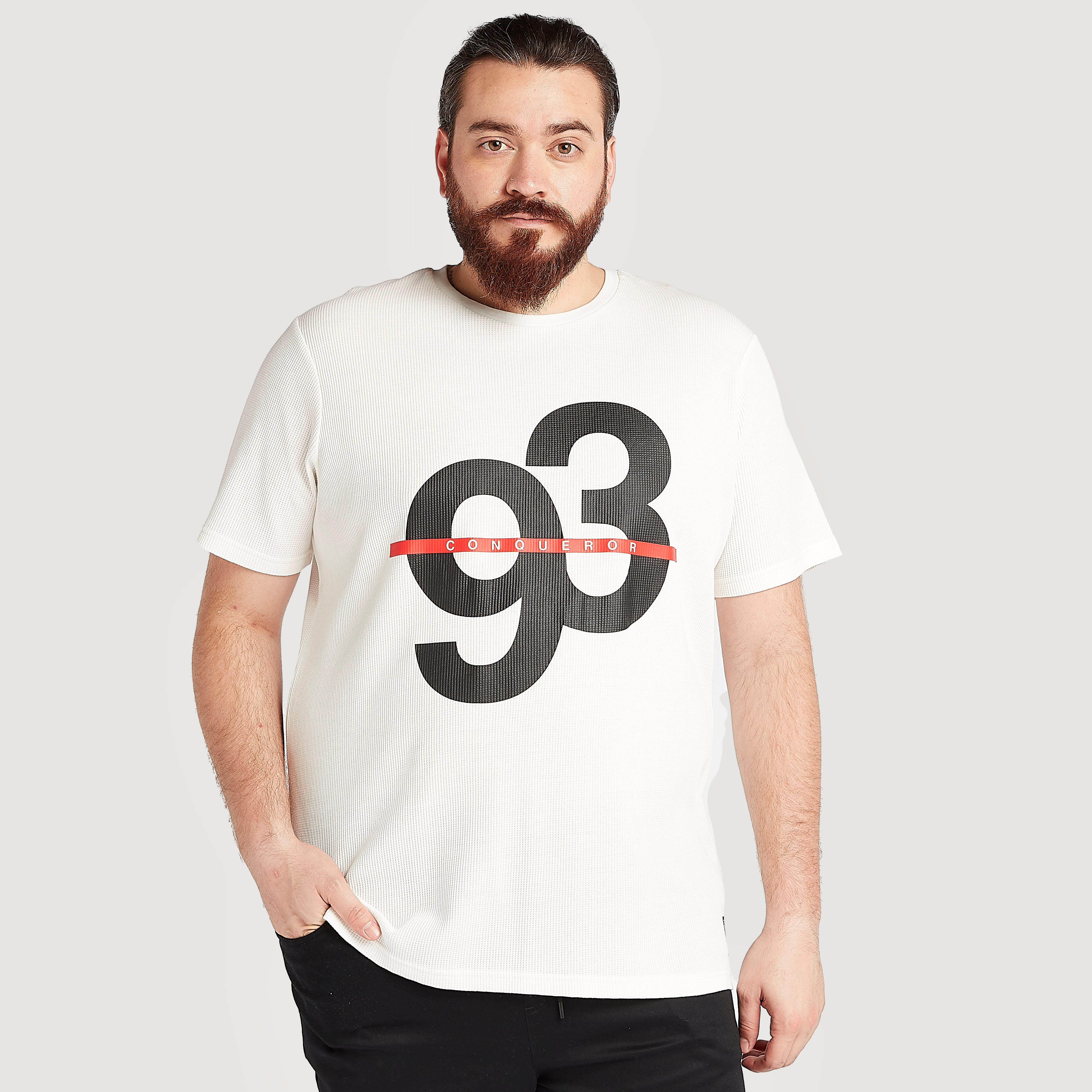 تيشيرت بياقة ضيّقة وأكمام قصيرة وطبعات-men-clothing-tshirtsandpolos-tshirts-image-1