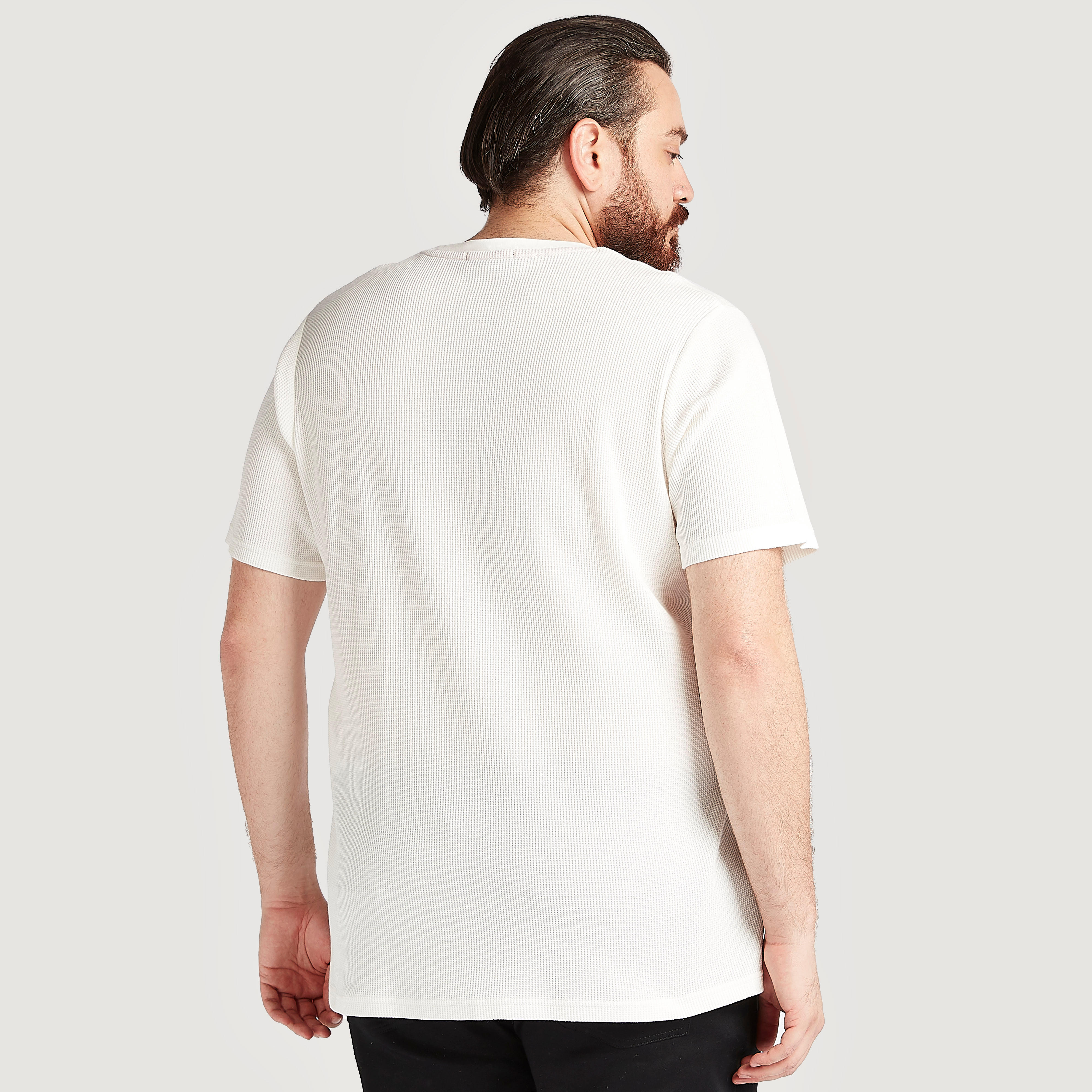 تيشيرت بياقة ضيّقة وأكمام قصيرة وطبعات-men-clothing-tshirtsandpolos-tshirts-image-4