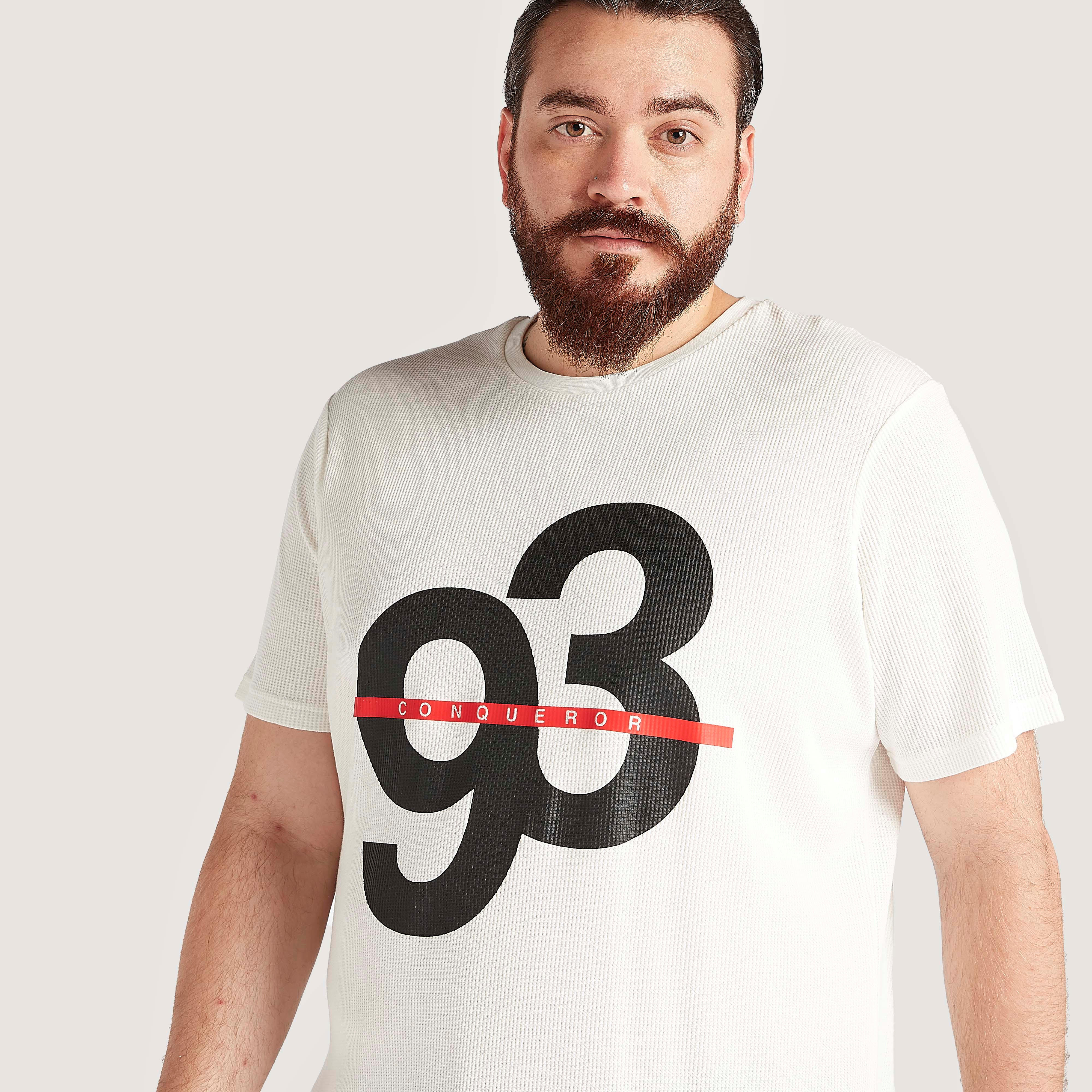 تيشيرت بياقة ضيّقة وأكمام قصيرة وطبعات-men-clothing-tshirtsandpolos-tshirts-image-5