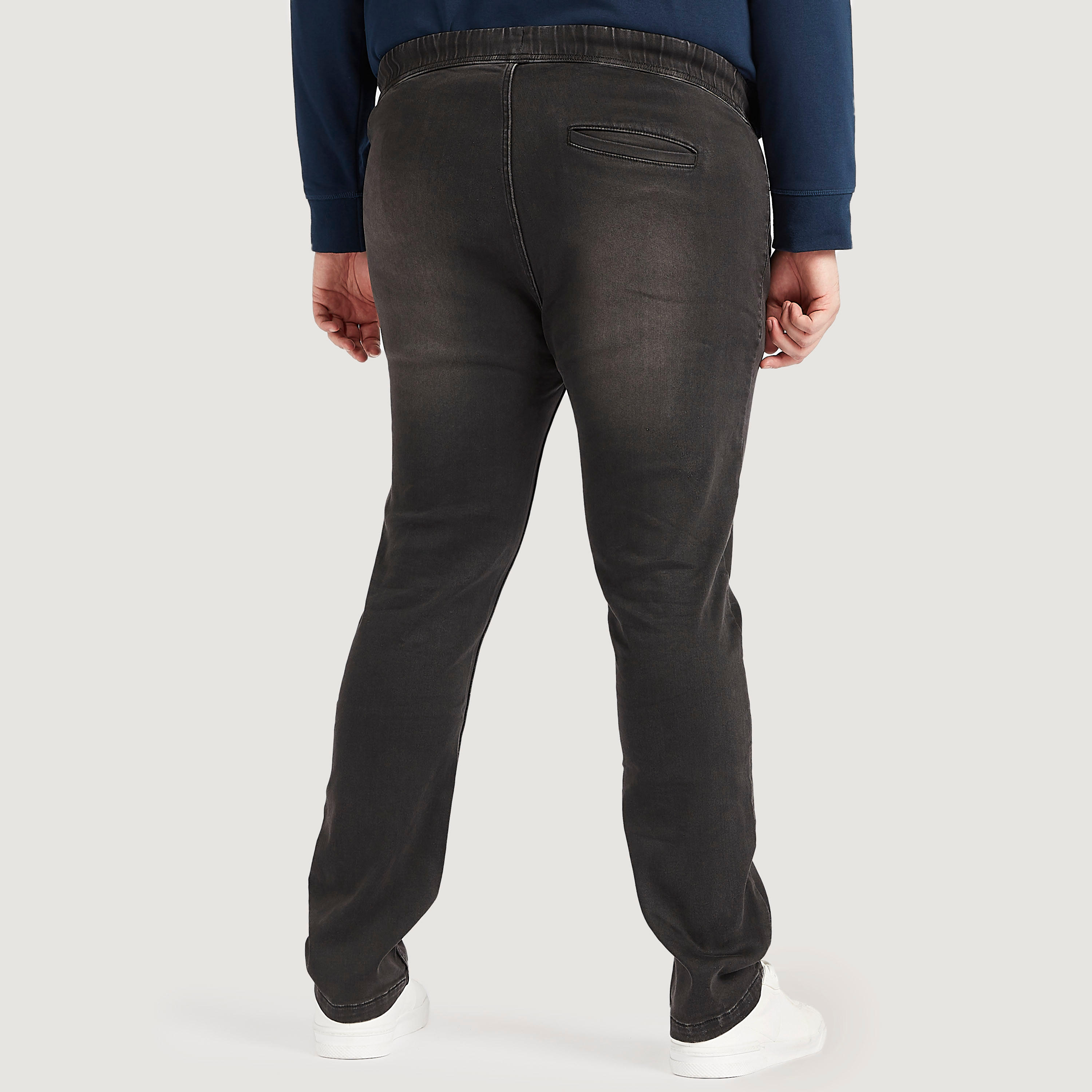 بنطلون جينز سادة برباط إغلاق وخصر متوسّط الارتفاع-men-clothing-bottoms-jeans-image-2