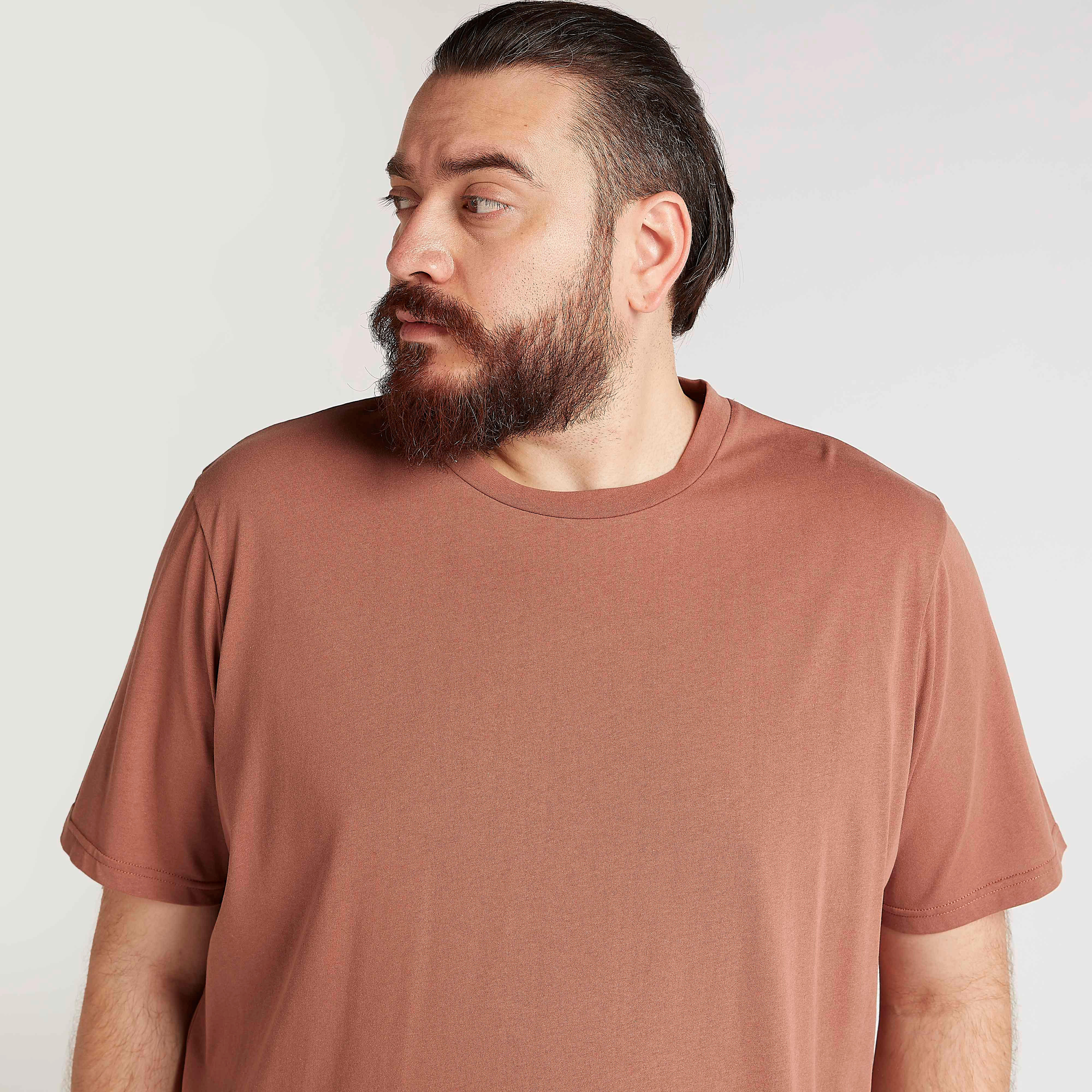 تيشيرت سادة بياقة ضيّقة وأكمام قصيرة-men-clothing-tshirtsandpolos-tshirts-image-2
